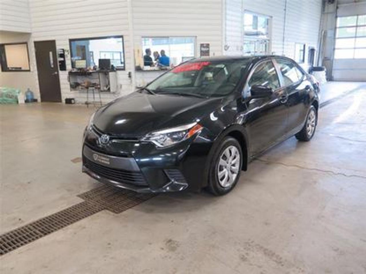 <a href=https://www.autoaubaine.com/Toyota-Corolla-c6899699.html>https://www.autoaubaine.com/Toyota-Corolla-c6899699.html</a>

*** Seulement 18 252 certifié *** Toyota Corolla LE 2016 noir avec lintérieur gris à 17 491 $. Idéale comme première voiture ou simplement pour léconomie dessence. Ce véhicule est équipé dun bluetooth, caméra de recul, sièges chauffants, climatiseur, vitres électriques, miroirs électriques et chauffants, etc. Garantie de 3 mois ou 5000 km motopropulseur ( garantie prolongé disponible à prix imbattable ) Taux de financement à partir de seulement 4.69%. Nous sommes en affaire depuis 48 ans pour vous offrir un service irréprochable. Venez voir votre futur véhicule au 4560 Boulevard Guillaume-Couture à Lévis. Pour plus dinformation 418-837-0859 ou la fin de semaine par téléphone ou sms 581-982-8599. Garage clément fournier est recommandé CAA et membre de lamvoq. Tout nos véhicules sont inspecté par nos mécaniciens. Au plaisir de vous servir.