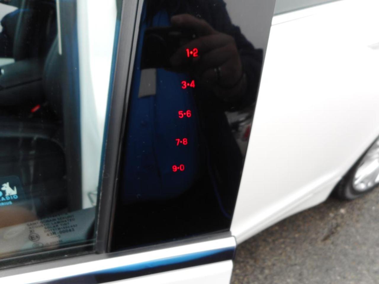 668196.11772371