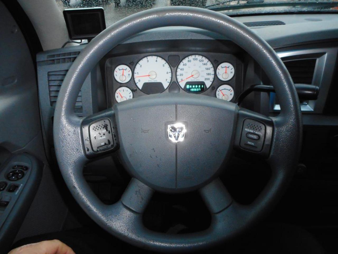 668237