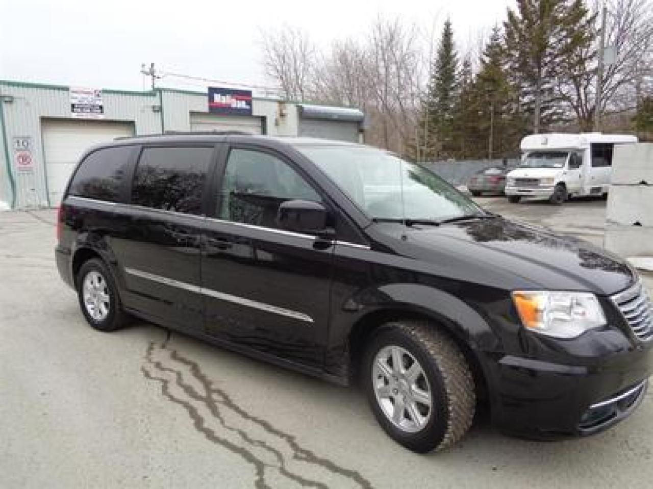Used 2012 Chrysler Town & Country 4DR WGN TOURING for sale in Montreal, QC