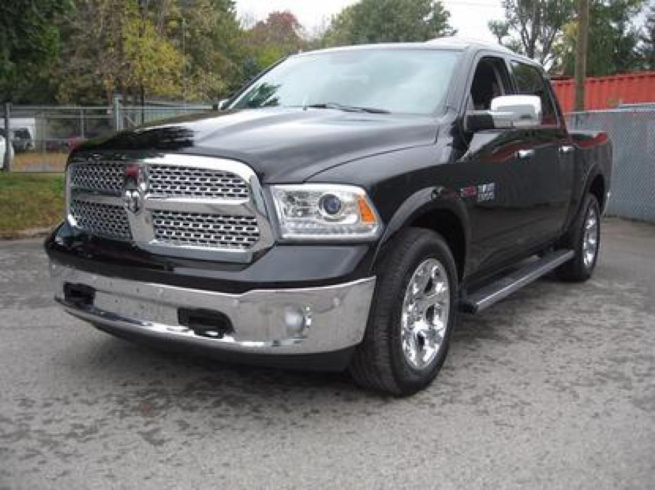Used 2014 Ram 1500 AWD CREW CAB 140.5 for sale in Montreal, QC