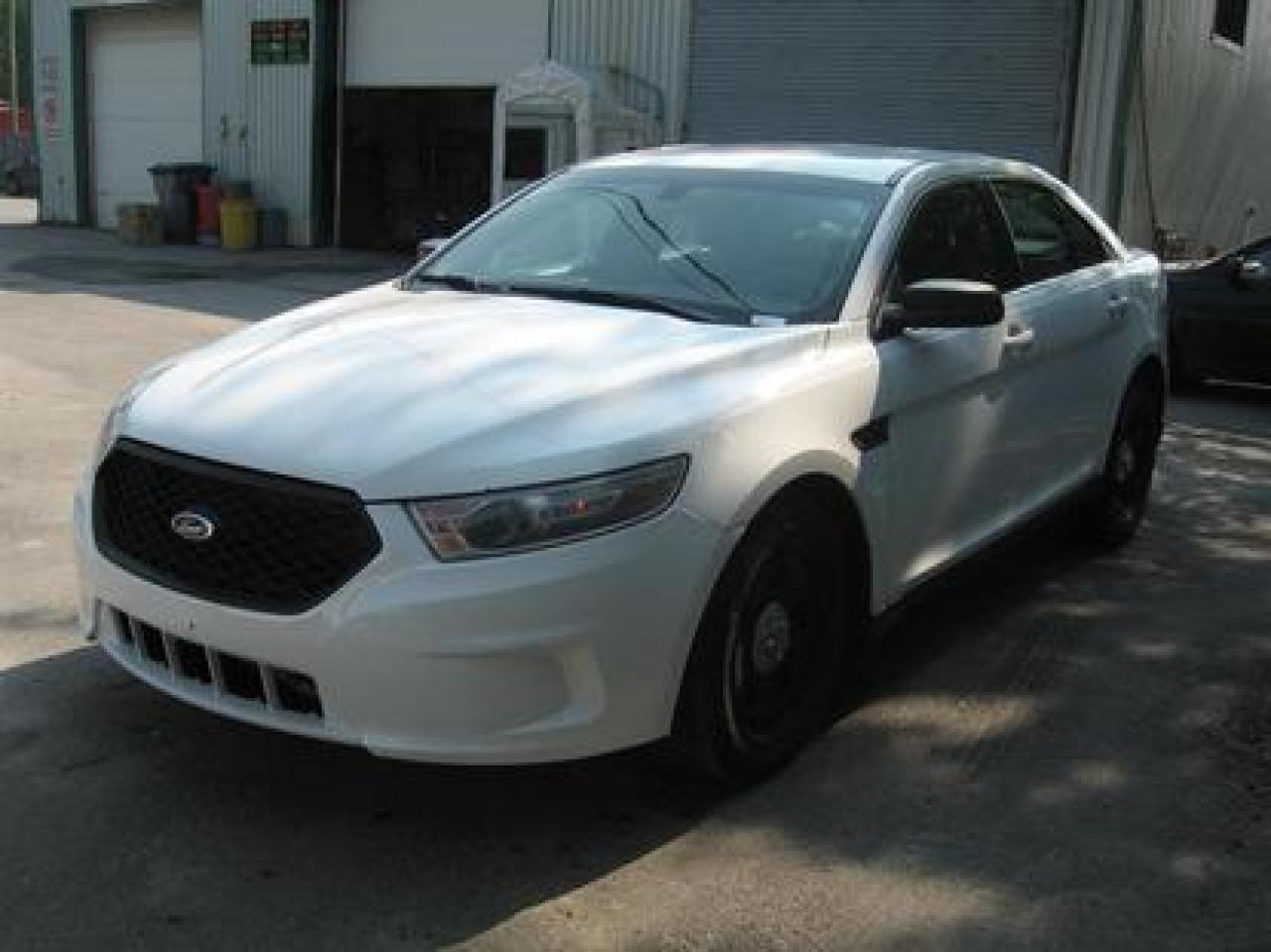 Used 2013 Ford Crown Victoria 4DR SDN AWD for sale in Montreal, QC