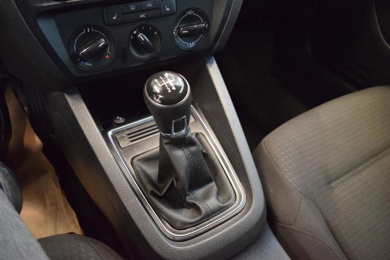 668437