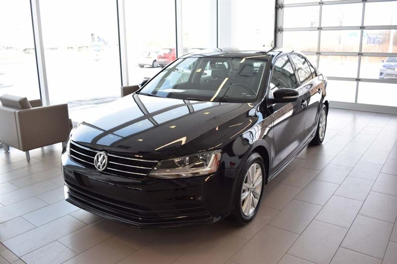 <a href=https://www.autoaubaine.com/Volkswagen-Jetta-c6961431.html>https://www.autoaubaine.com/Volkswagen-Jetta-c6961431.html</a>

Volkswagen Jetta Wolfsburg Mags Toit  2017Régulateur de vitesse, Toit ouvrant, Essuie-glaces intermittents, Anti-démarreur, Freins ABS, Contrôle de stabilité, Coussin gonflable conducteur, Coussins gonflables latéraux, Lecteur CD, Lecteur MP3, Volant ajustable, Moonroof, Tapis protecteurs, Caméra de recul, Volant gainé de cuir, Phares automatiques, Rétroviseur électrique, Direction assistée, Rétroviseurs chauffants, Siège à réglage électrique, Coussins gonflables arrière pour la tête, Sièges tissu, Siège conducteur - soutien lombaire, Démarrage sans clé, Freins à disque, Sièges chauffants - Avant, Antipatinage, Verrous de sécurité pour enfants, Sièges baquets, Technologie Bluetooth intégrée, Roue de secours - Temporaire, Aluminium, Climatisation
