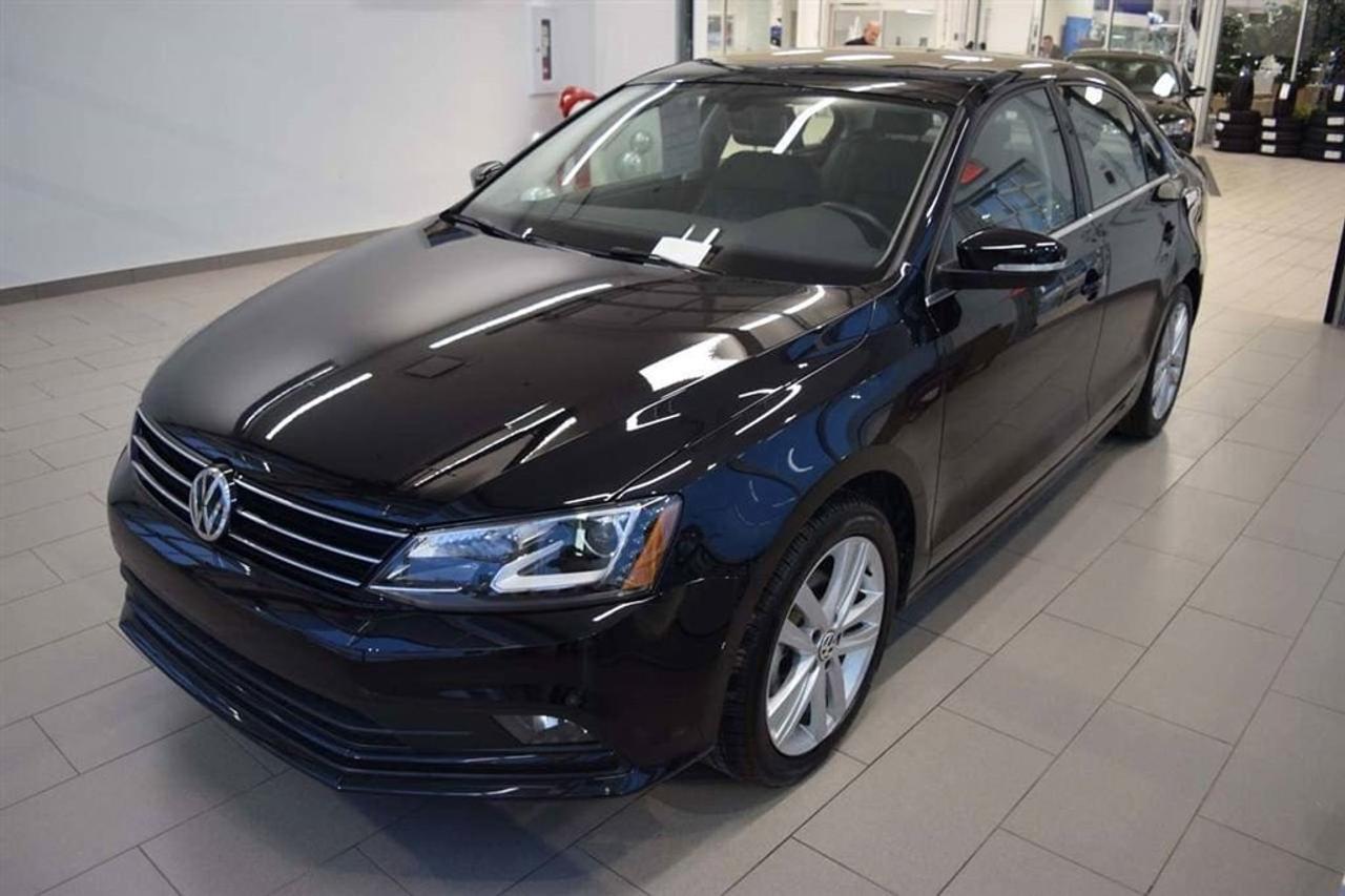 <a href=https://www.autoaubaine.com/Volkswagen-Jetta-c6974559.html>https://www.autoaubaine.com/Volkswagen-Jetta-c6974559.html</a>

Volkswagen Jetta 1.8 TSI Highline Tech Pack  2017Régulateur de vitesse, Toit ouvrant, Essuie-glaces intermittents, Anti-démarreur, Freins ABS, Contrôle de stabilité, Coussin gonflable conducteur, Coussins gonflables latéraux, Lecteur CD, Lecteur MP3, Intérieur en cuir, Volant ajustable, Moonroof, Tapis protecteurs, Tout équipé, Caméra de recul, Volant gainé de cuir, Phares automatiques, Rétroviseur électrique, Direction assistée, Rétroviseurs chauffants, Siège à réglage électrique, Coussins gonflables arrière pour la tête, Siège conducteur - soutien lombaire, Démarrage sans clé, Freins à disque, Sièges chauffants - Avant, Antipatinage, Phares antibrouillards, Verrous de sécurité pour enfants, Sièges baquets, Technologie Bluetooth intégrée, Roue de secours - Temporaire, Surveillance de langle mort, Aluminium, Climatisation