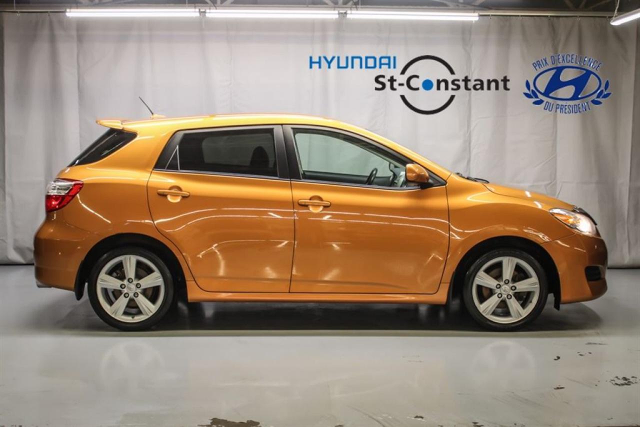 Used 2009 Toyota Matrix XR for sale in St-Constant, QC