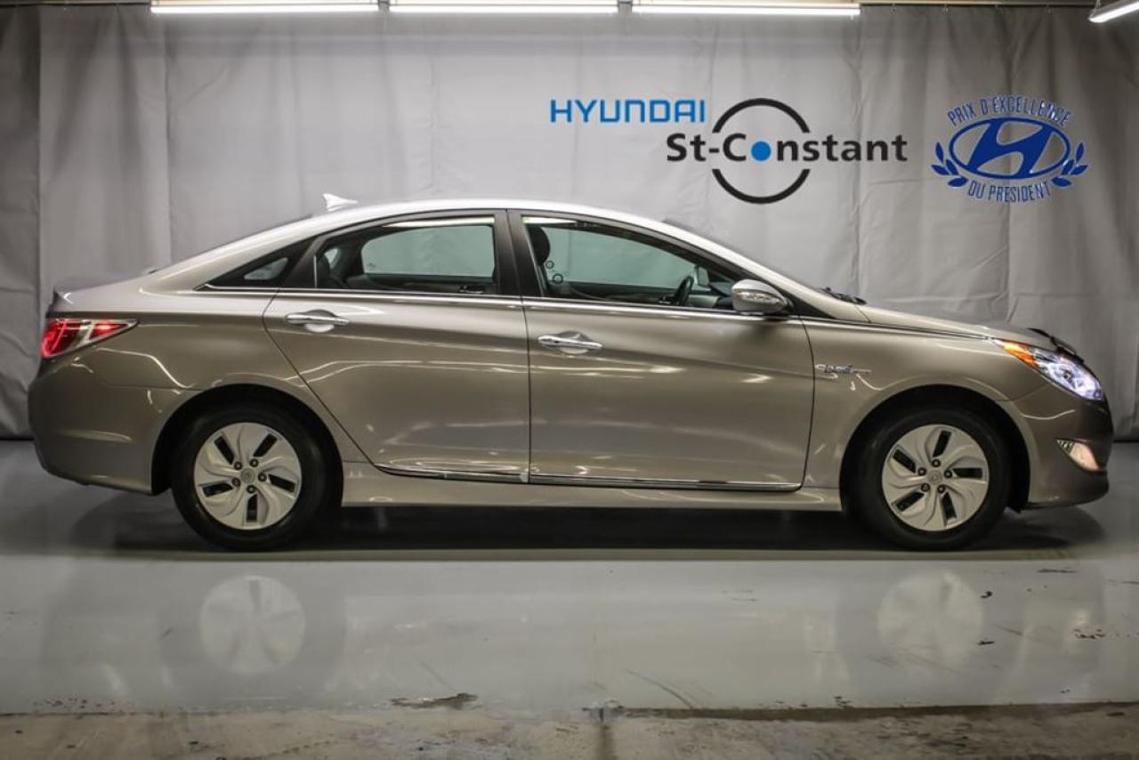 Used 2013 Hyundai Sonata Hybride Base A/c, Sieges for sale in St-Constant, QC