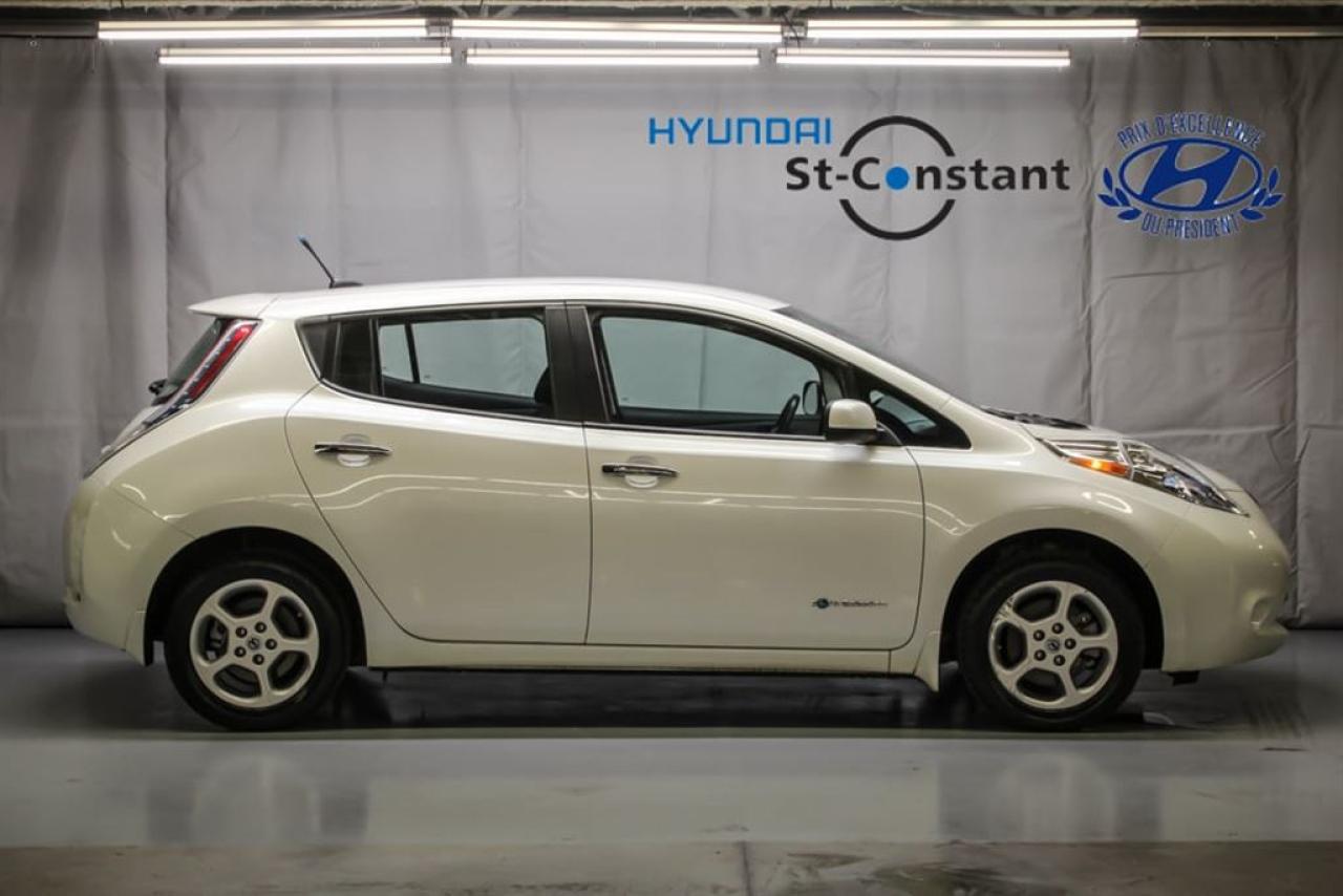 Used 2014 Nissan Leaf SV for sale in St-Constant, QC
