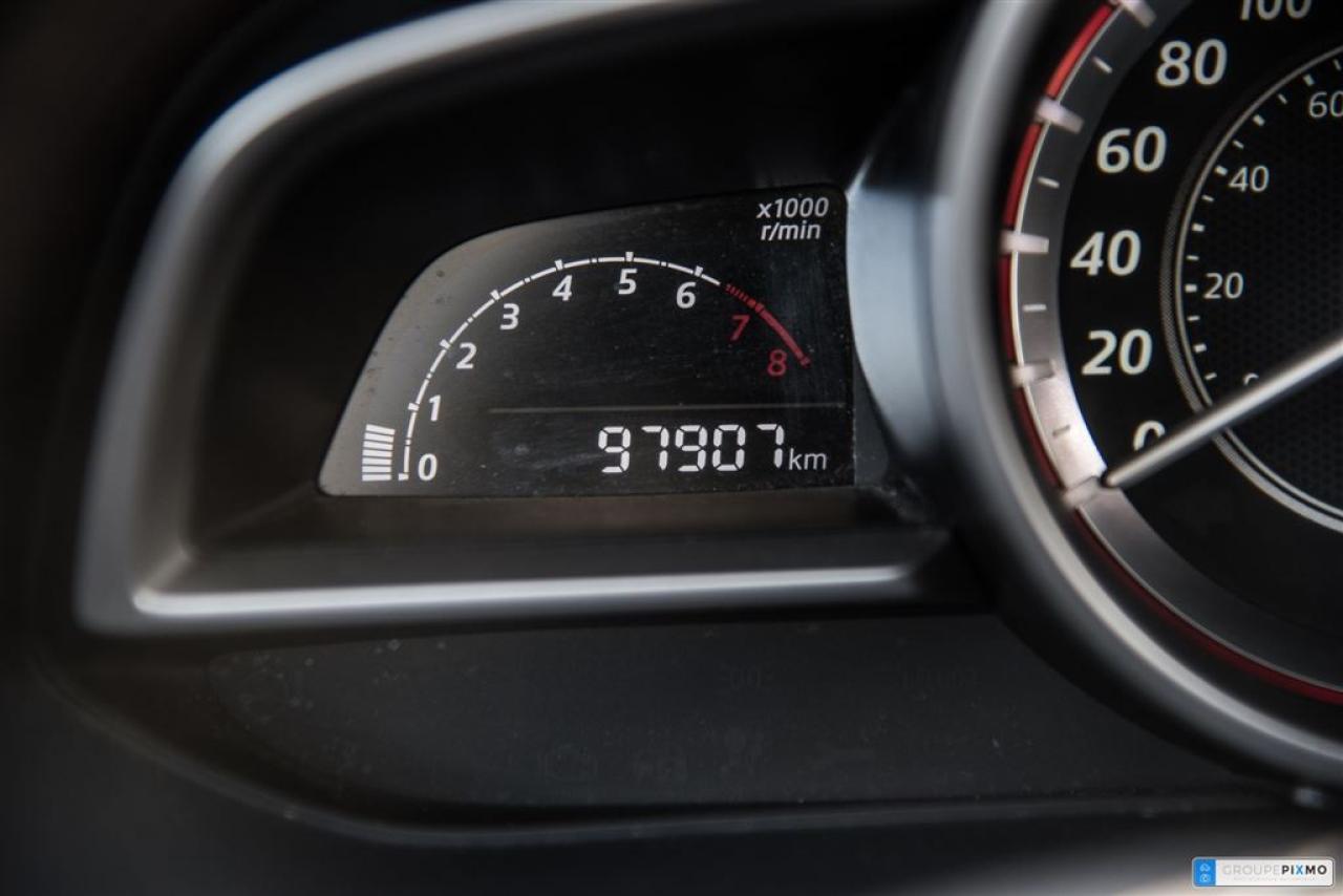 668703