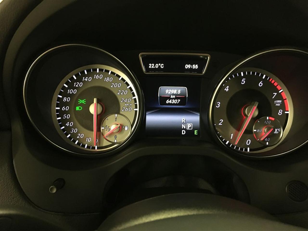 668745