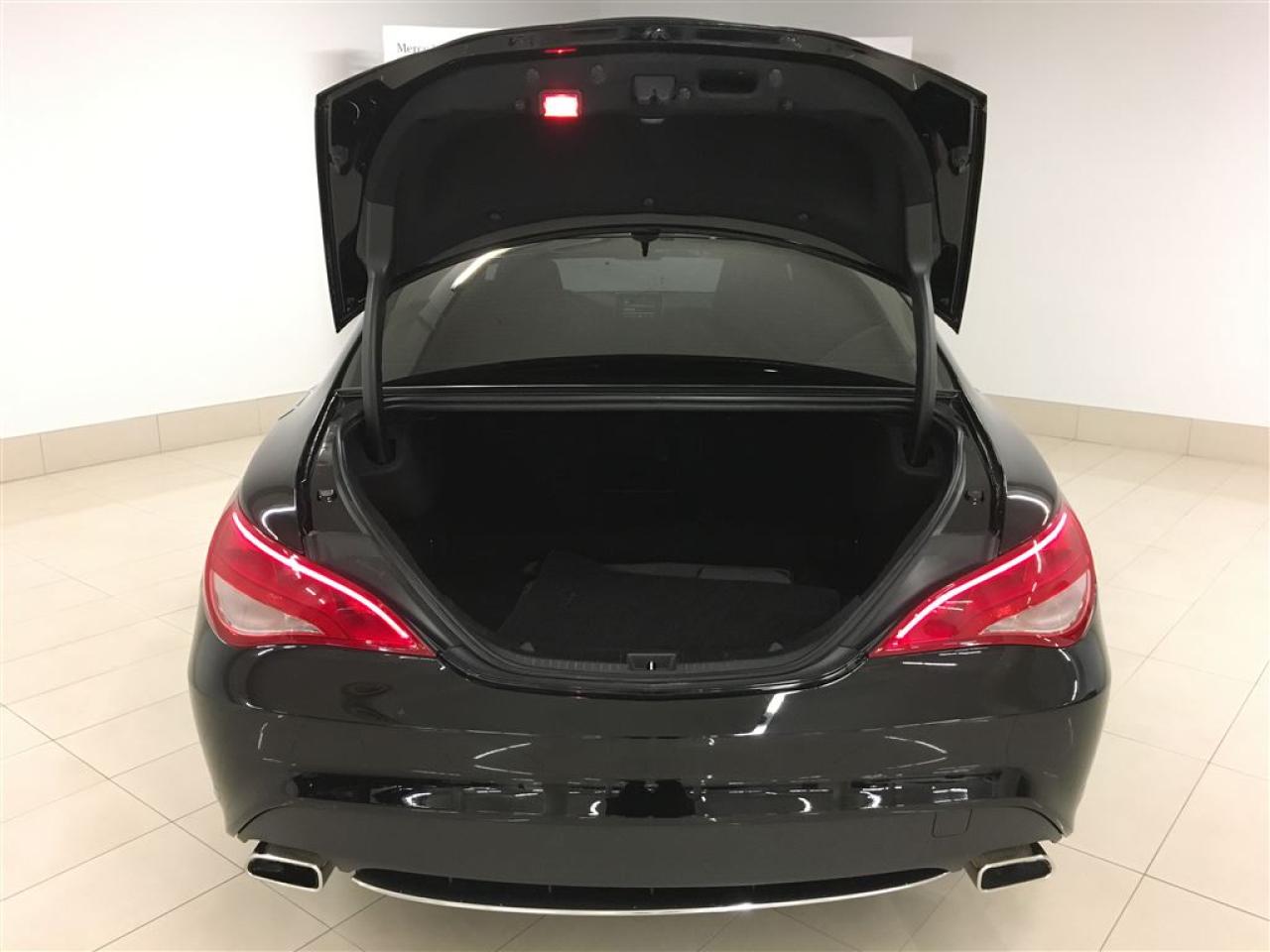 668745