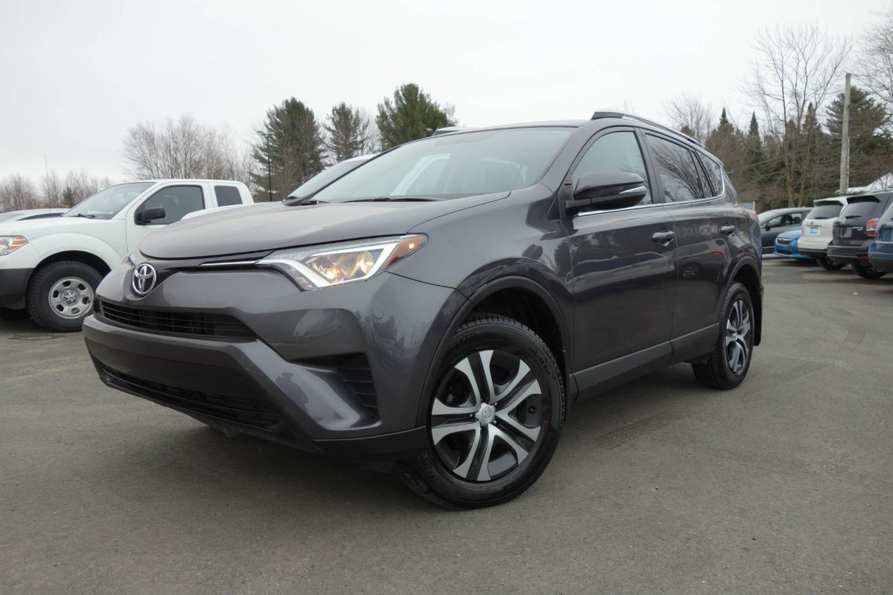 Used 2016 Toyota RAV4 LE ** AWD+SIÈGES CHAUFFANTS+CAMÉRA ** for sale in Victoriaville, QC