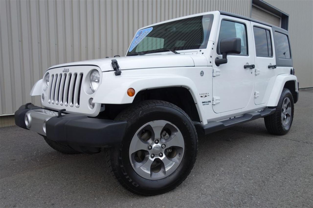 Used 2017 Jeep Wrangler Saharah for sale in Victoriaville, QC