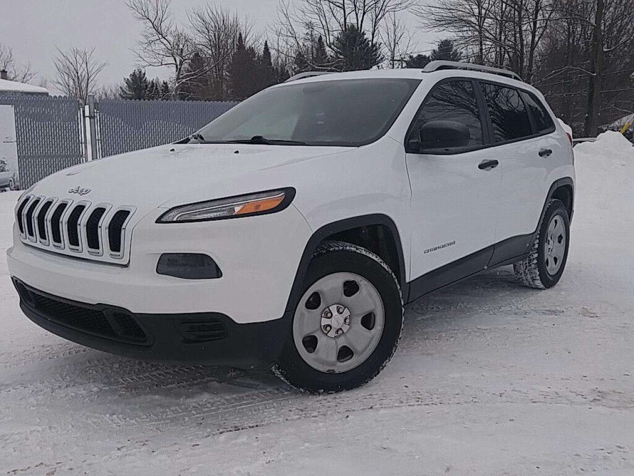 Used 2014 Jeep Cherokee Sport for sale in Victoriaville, QC