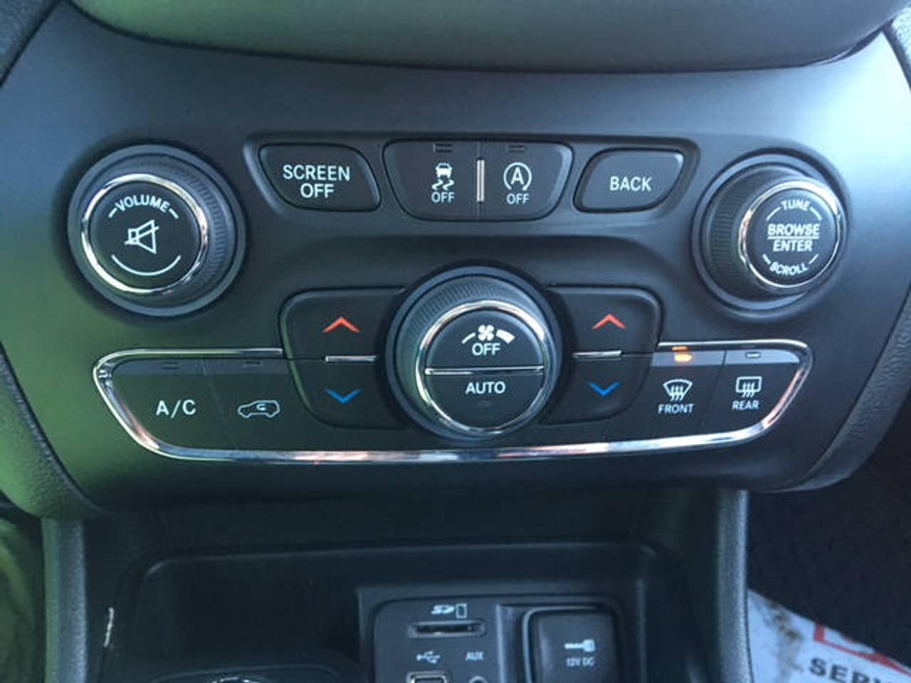 668956.11789718