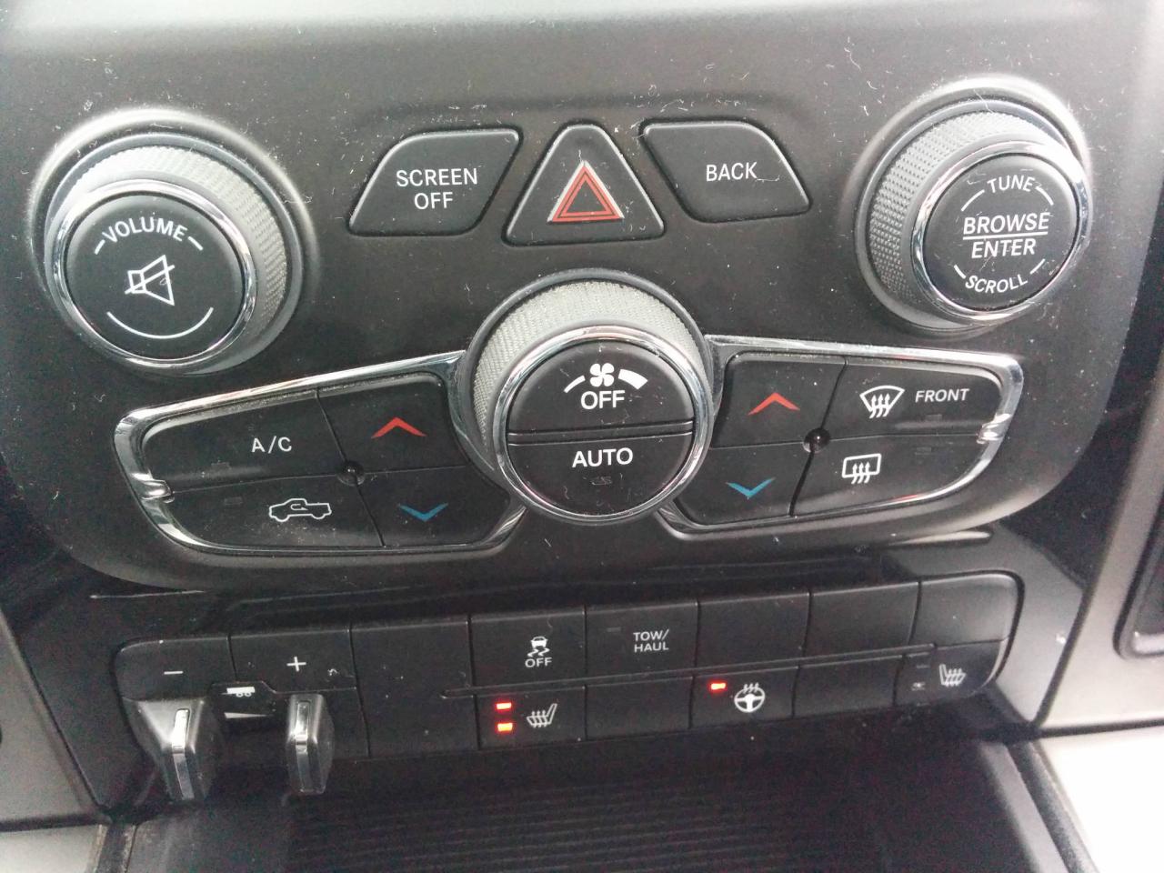 Used 2014 Ram 1500 Cabine quad 4RM, 140,5 po Sport for sale in Jonquière, QC