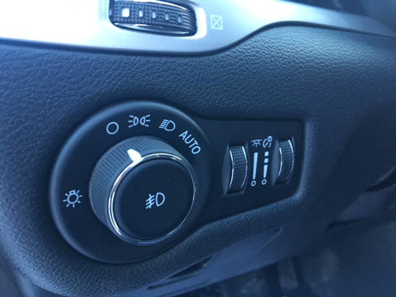 668977.11790351