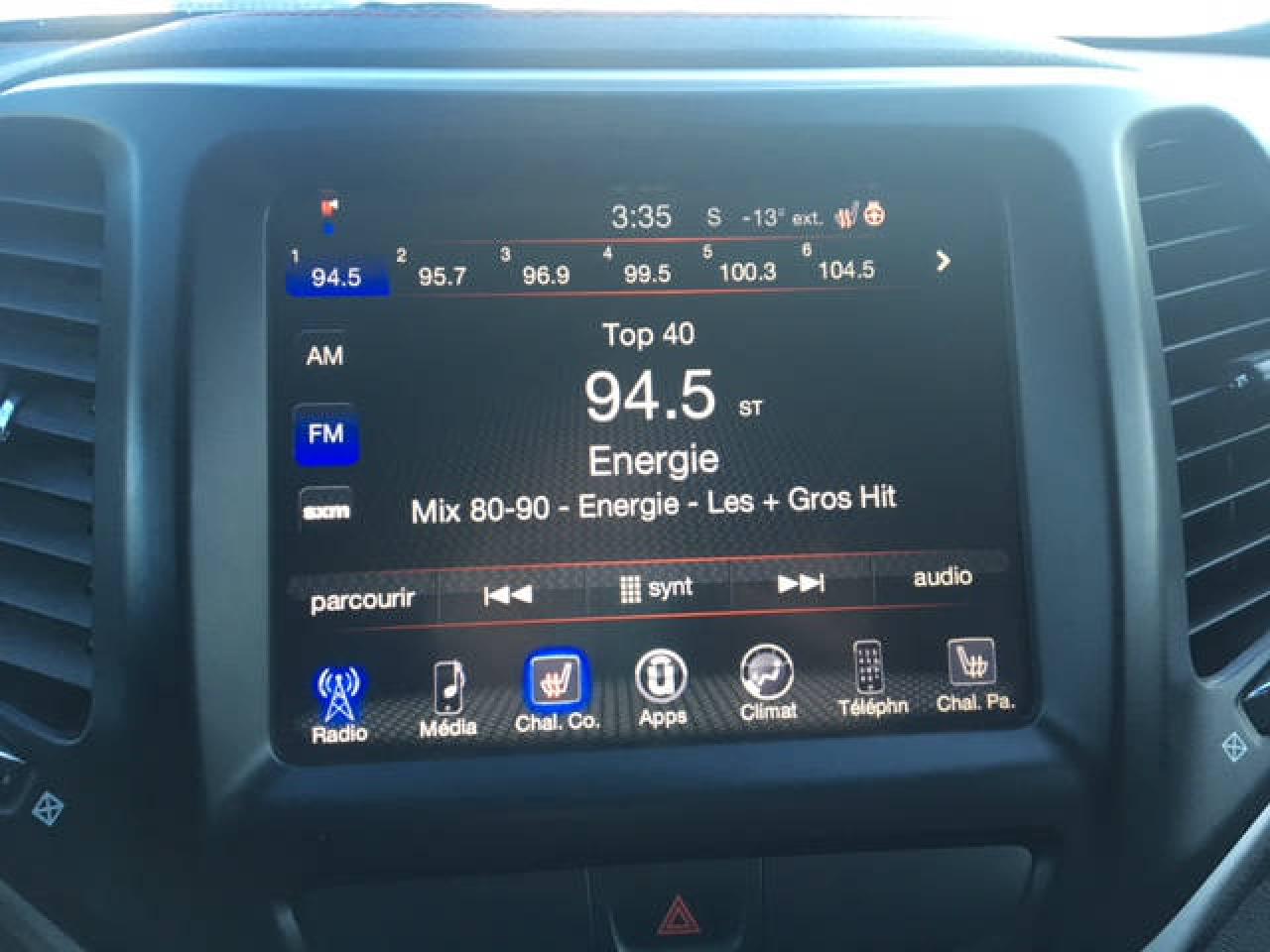 668977