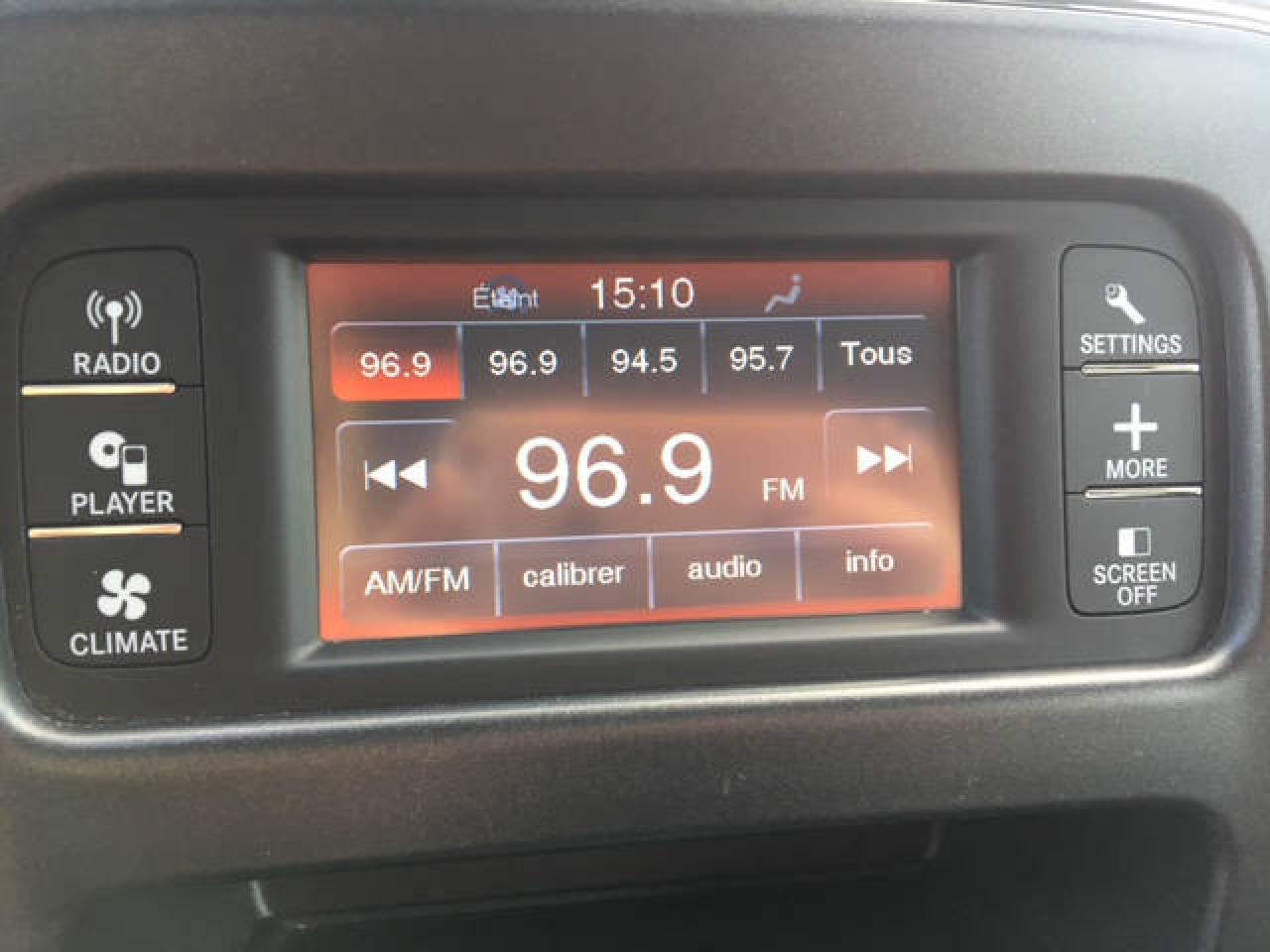 668983