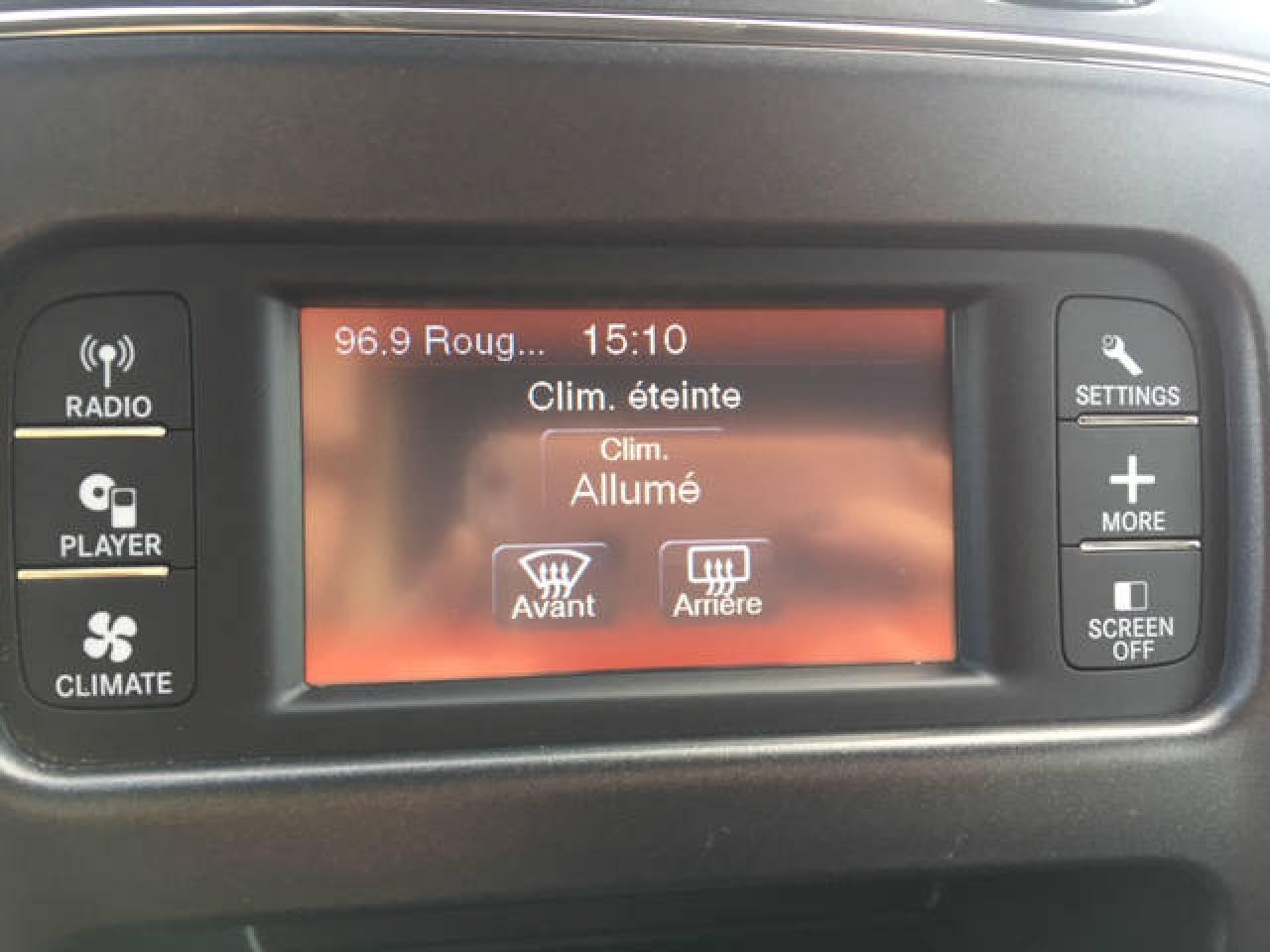 668983