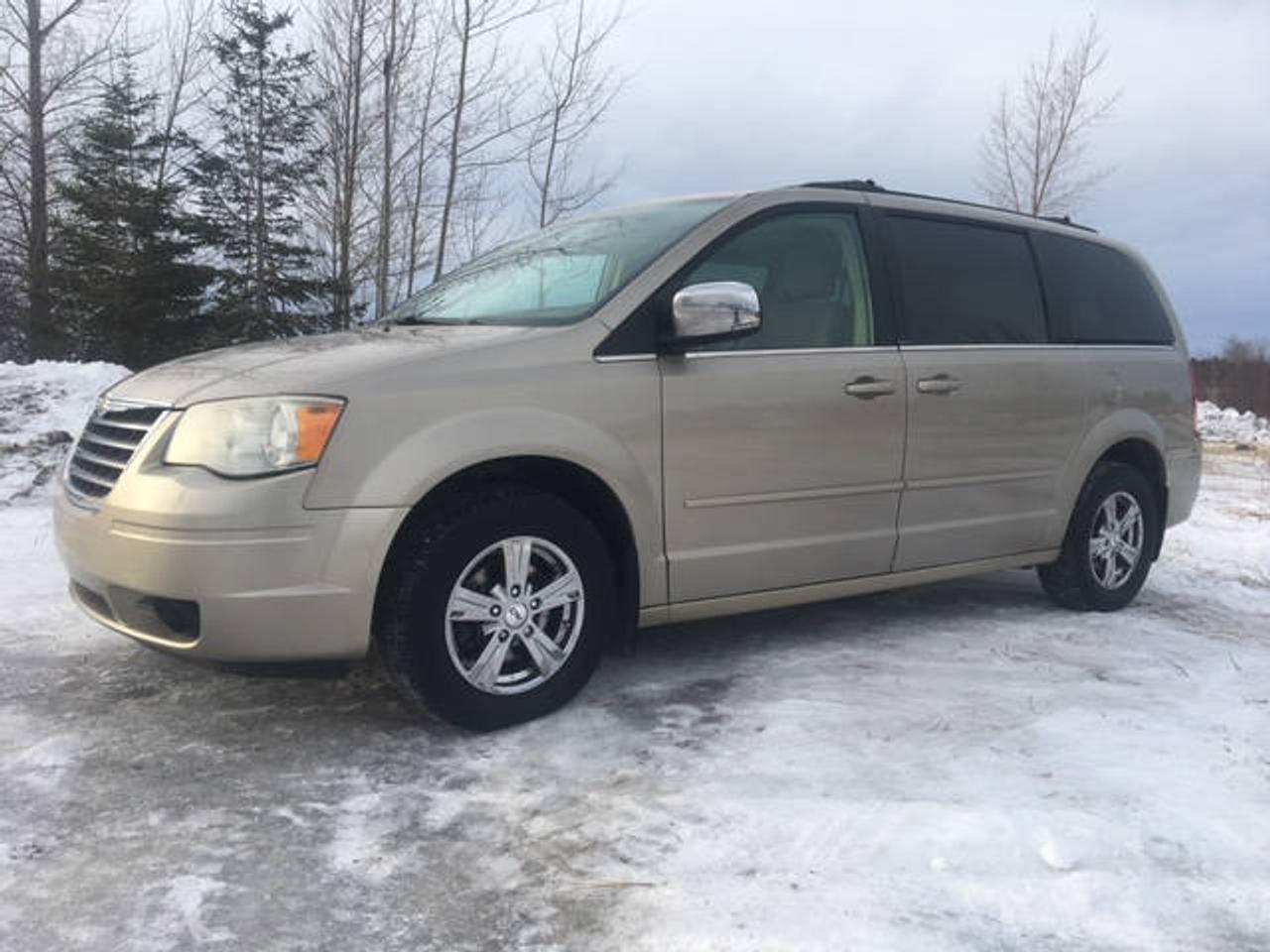 <a href=https://www.letoiledodge.com/occasion/Chrysler-Town_&_Country-2008.html>https://www.letoiledodge.com/occasion/Chrysler-Town_&_Country-2008.html</a>

DÉMARREUR À DISTANCE - BLUETOOTH - TOIT OUVRANT - SIÈGE ÉLECTRIQUE - RÉGLAGE DE LA TEMPÉRATURE À LARRIÈRE - OUVERTURE DES PORTES ARRIÈRES À DISTANCE - GROUPE ÉLECTRIQUE - PRISE AUXILIAIRE 


l Étoile Dodge Chrysler est un concessionnaire 5 étoiles situé à Saguenay (Jonquière). À 10 kilomètres de Chicoutimi et 30 kilomètres d Alma (Lac St-Jean). Nous avons un vaste inventaire pour combler tous vos besoins; que ce soit un camion avec moteur V8, V6 ou Diesel, VUS, berline, compacte, familiale, AWD, 4x4, sportive, convertible ou minifourgonnette.
Nous offrons également du crédit 2e ou 3e chance. 
Visitez notre salle de montre virtuelle au : www.letoiledodge.ca


*** VENDU TEL QUE VU ***