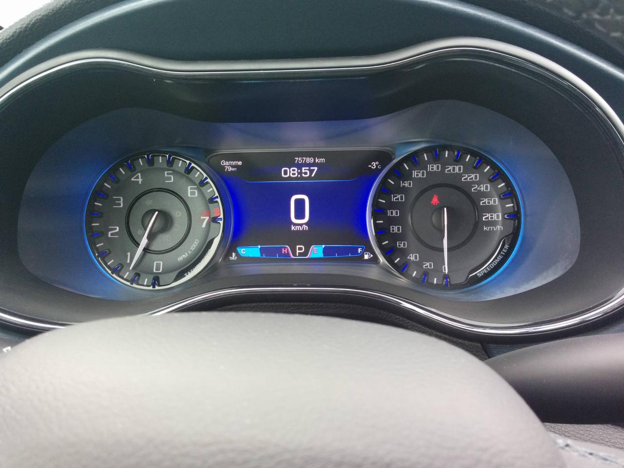 668989