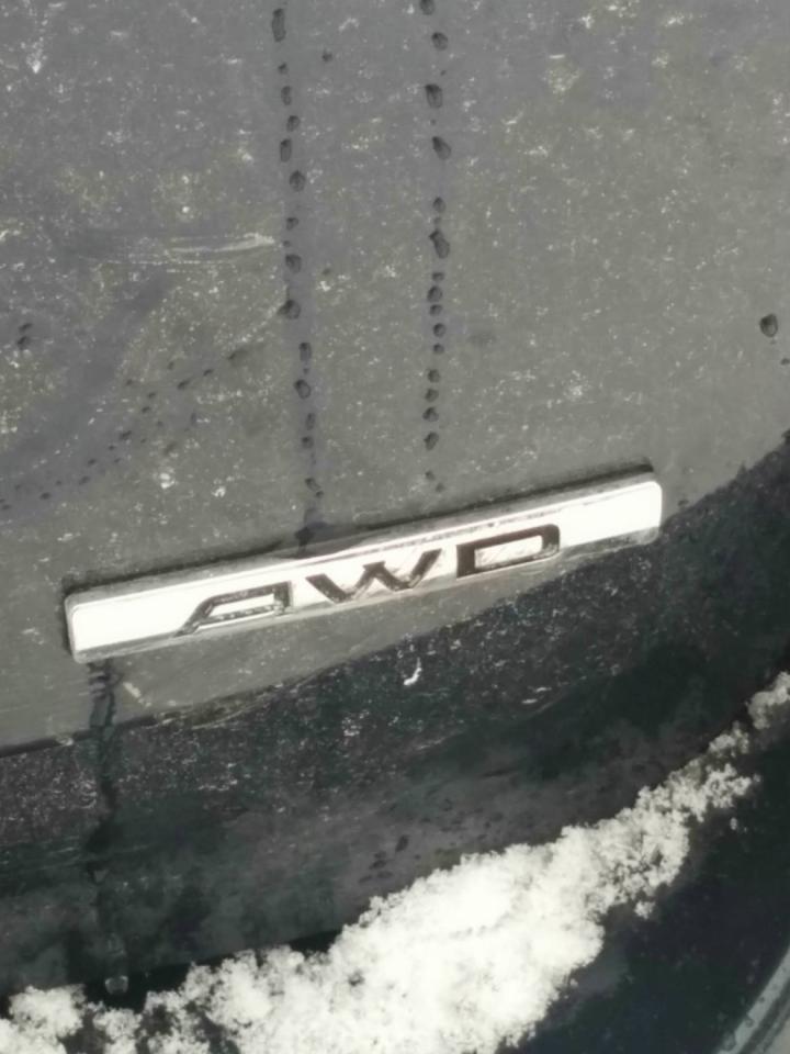 668992