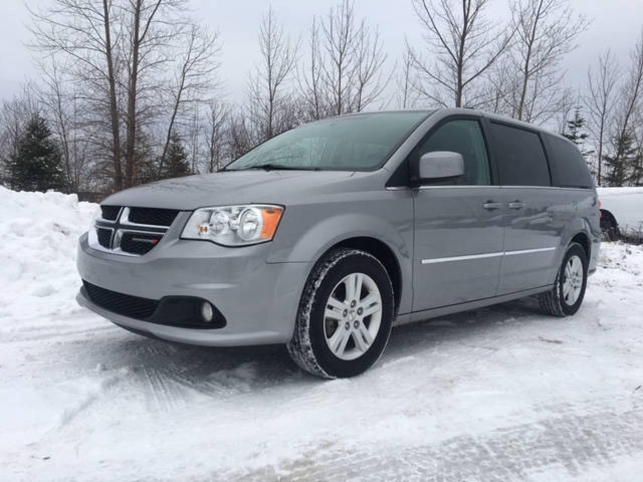 Used 2017 Dodge Grand Caravan CREW Plus for sale in Jonquière, QC