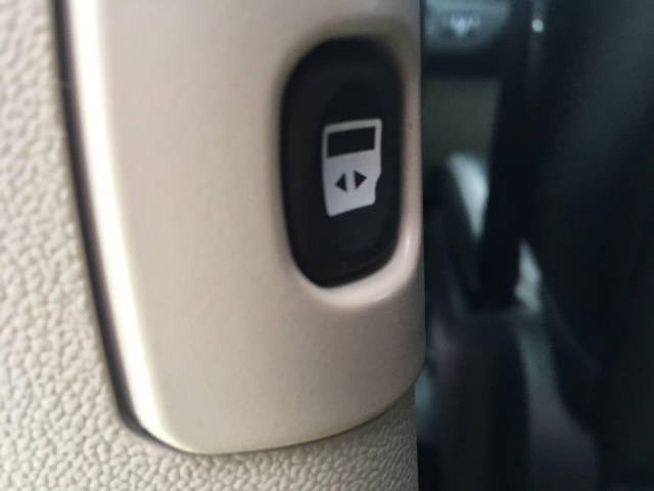 668993