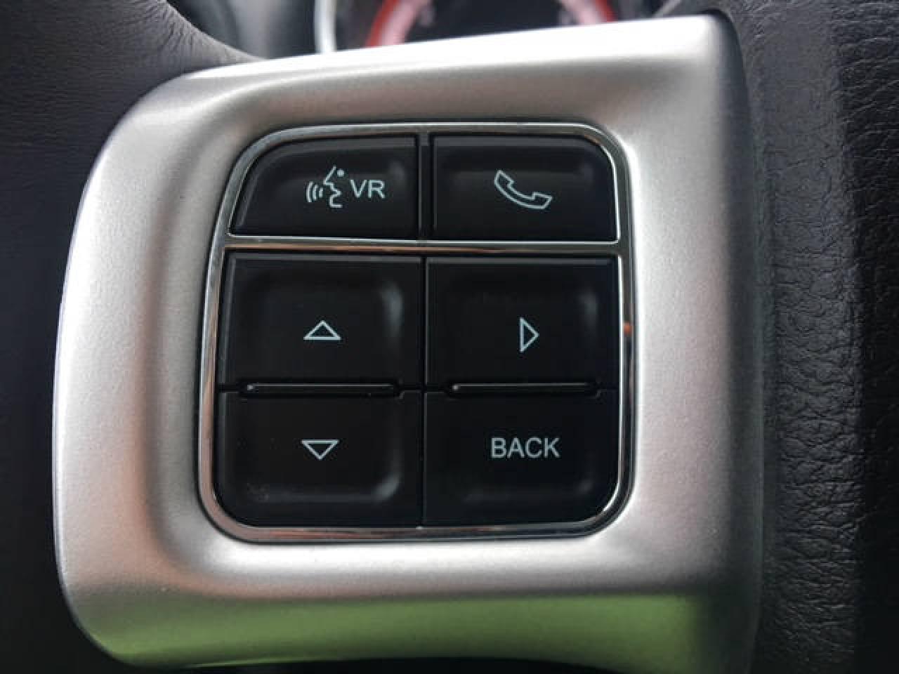668993