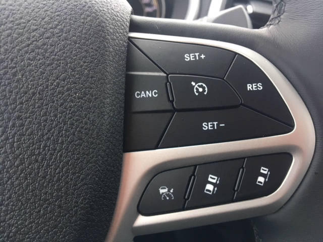 668997