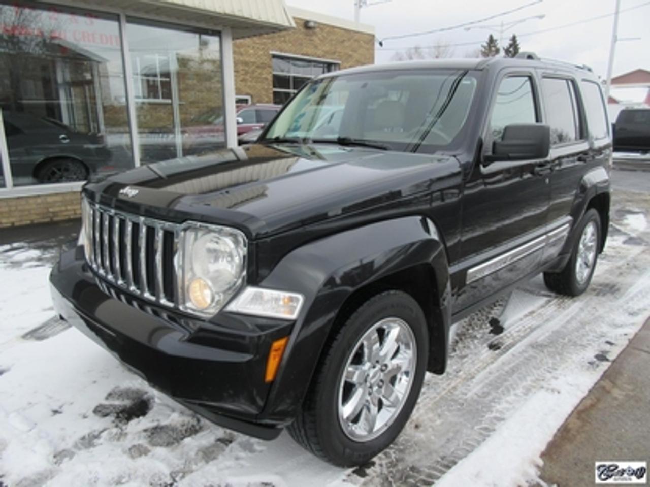 <a href=https://www.autoaubaine.com/Jeep-Liberty-c7028411.html>https://www.autoaubaine.com/Jeep-Liberty-c7028411.html</a>

Jeep Liberty Limited 2010\n\nRégulateur de vitesse, Toit ouvrant, Essuie-glaces intermittents, Essuie-glace arrière, Anti-démarreur, Freins ABS, Contrôle de stabilité, Coussin gonflable conducteur, Démarreur à distance, Lecteur CD, Lecteur MP3, Chauffe-moteur, Miroirs chauffants, Portes électriques, Sièges électriques, Tachymètre, Vitres électriques, Air climatisé, Intérieur en cuir, Commandes audio au volant, Sièges arrières rabattables, Sièges chauffants, Volant ajustable, Moulures protectrices latérales, Tapis protecteurs, Vitres teintées, Attelage remorque, Radio satellite, Ordinateur de bord, Radio AM/FM, Direction assistée, Télédéverrouillage, Système dalarme, Rétroviseurs électriques, Jantes en alliage, Antipatinage, Phares antibrouillards, Coussins gonflables, Support à bagages, Verrous de sécurité pour enfants, Système de surveillance de la pression des pneus, Dégivreur de lunette arrière, Miroirs ajustables de lintérieur, Sièges baquets, Sièges avec fonction mémoire, Technologie Bluetooth intégrée, Aide au stationnement (capteurs)\n\nTrès rare sur le marché, IMPECCABLE, bas kilométrage, cuir, toit ouvrant, sièges chauffants, bluetooth, attache-remorque, capacité de remorquage de 5000 lbs, mags chromés, bien entretenu, freins, bougies et filtre à air neufs.  Carproof disponible, aucun accident... 

*****TEXTOS BIENVENUE 514 707-4090*****

CHAPUT AUTO CONCESSIONNAIRE CHRYSLER JEEP RAM À VARENNES DEPUIS PLUS DE 65 ANS. TOUS NOS VÉHICULES SONT INSPECTÉS, RÉPARÉS ET GARANTIS. FINANCEMENT RAPIDE SUR PLACE 2 IÈME ET 3 IÈME CHANCE AU CRÉDIT, AUCUN CAS REFUSÉ.  


     WWW.CHAPUTOCCASION.COM

SBELLEMARE@CHAPUTAUTOMOBILE.COM

*****OUVERT LE SAMEDI DE 10H À 16H*****