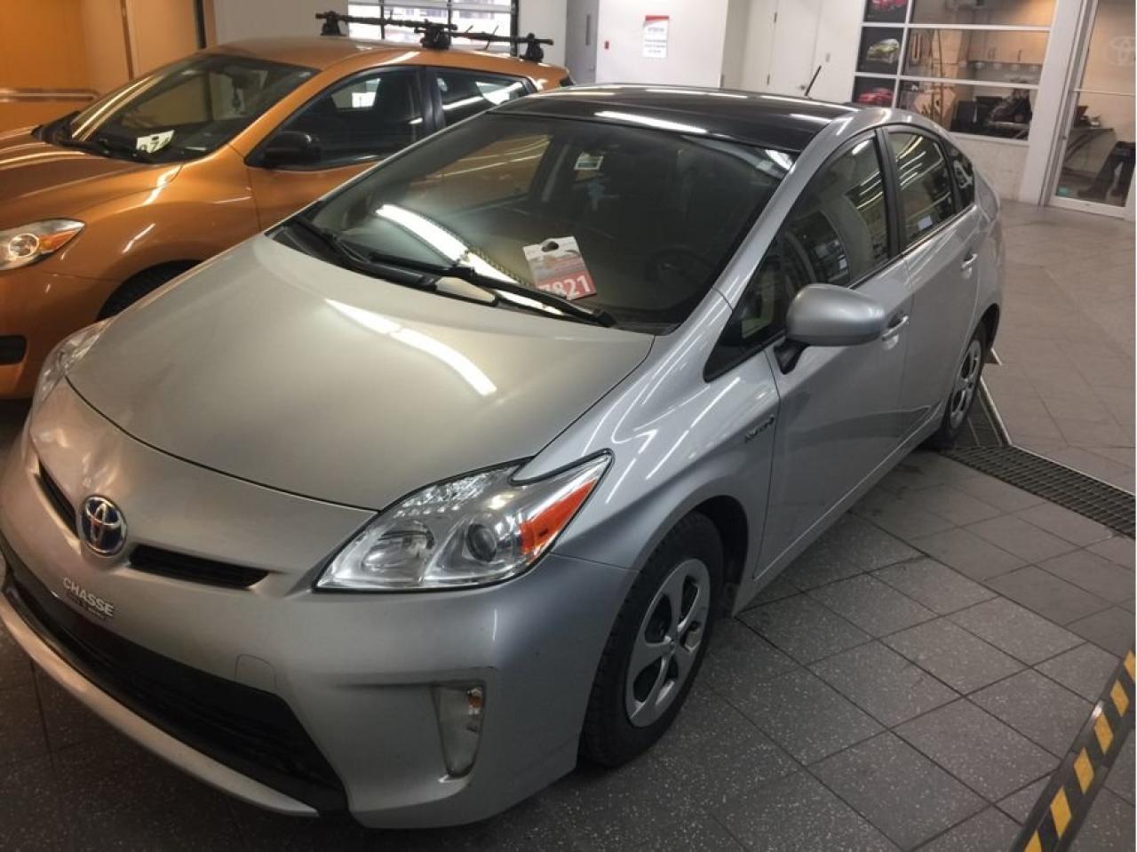 Used 2012 Toyota Prius Grp Premium Toit A/c for sale in Montréal, QC