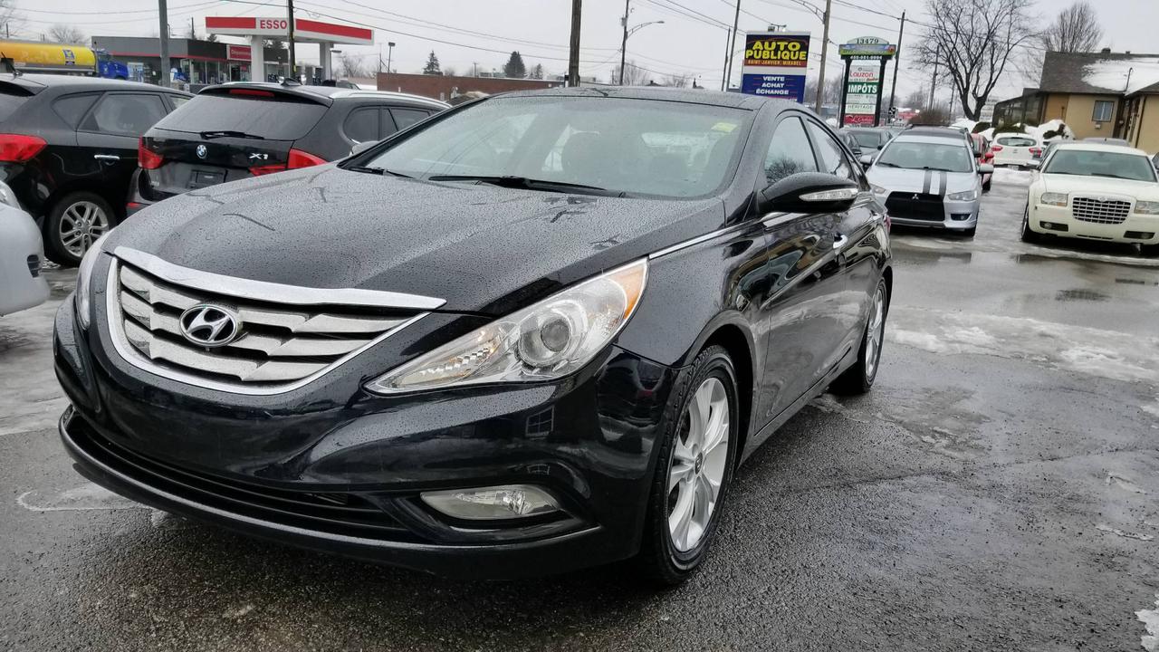 <a href=https://www.autoaubaine.com/Hyundai-Sonata-c7005172.html>https://www.autoaubaine.com/Hyundai-Sonata-c7005172.html</a>

Hyundai Sonata SE 2013, automatique, groupe électrique, climatiseur deux zones, cuir, bancs chauffants, toit ouvrant, navigation, démarreur à distance, tout équipé!

Ce véhicule est situé au 13459 Boulevard Curé Labelle à Saint-Janvier (Mirabel).

Nos sites situés à Laval et Mirabel vous offrent tous les soins requis pour votre nouveau véhicule sous un même toit : Mécanique  à taux réduit si vous achetez un véhicule chez nous, des rabais sur lesthétique ainsi la teinte de vitres, débosselage sans peinture, carrosserie, remplacement de pare-brise et bien plus.

Tous nos véhicules ont un rapport dinspection détaillé, sont soigneusement préparés.

Nous vous offrons le financement 1ère, 2ème et 3ème chance au crédit ainsi que la politique du meilleur prix garanti !
Approbation rapide par notre site web autopublique.ca ou par telephone. 1ere, 2e, 3e chance au credit. Aucun cas refusé. Dépot peut être requis dans certains cas.
Osez comparer. Avant dacheter venez rencontrer notre personnel dynamique dans un environnement sans pression. Notre mission est de vous trouver le véhicule de votre choix, selon vos critères ! Si nous ne lavons pas, nous pouvons vous le trouver ! Frais de préparation en sus.

Les deux commerces étant situé sur Cure Labelle, notre accessibilité est facile et rapide.Par lautoroute 440, autoroute 640, autoroute 15 et autoroute 13. Tous les chemins mènent a Auto Publique. Avec vous, sur la route de la vie !

Nous vendons et achetons toutes les marques de vehicules, dont Audi, BMW, Chevrolet, Chrysler, Ford, GM, GMC, Hyundai, Kia, Honda, Fiat, Smart, Mercedes, Mercedes Benz, Toyota, Range Rover, Land Rover, Volvo, Volkswagen, et encore plus.

Se habla Español !