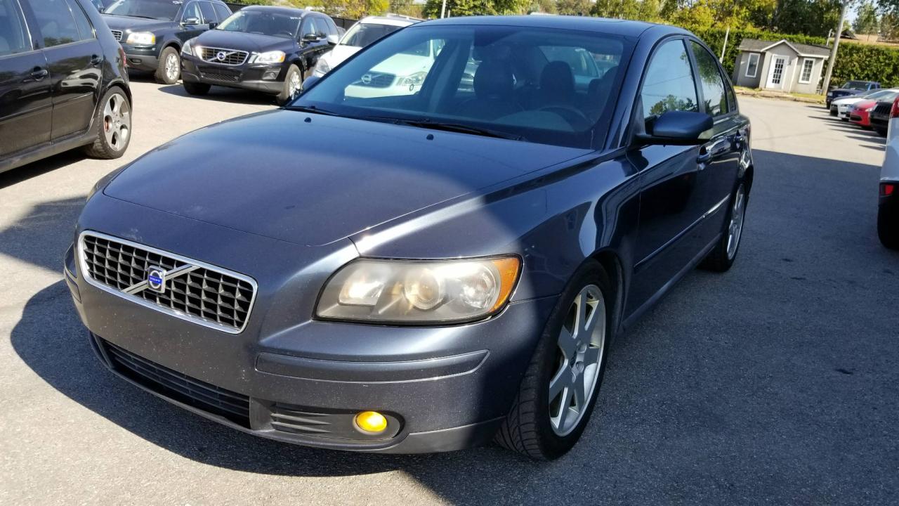 Used 2005 Volvo S40 2,4 L, 4 portes, boîte manuelle for sale in Mirabel, QC