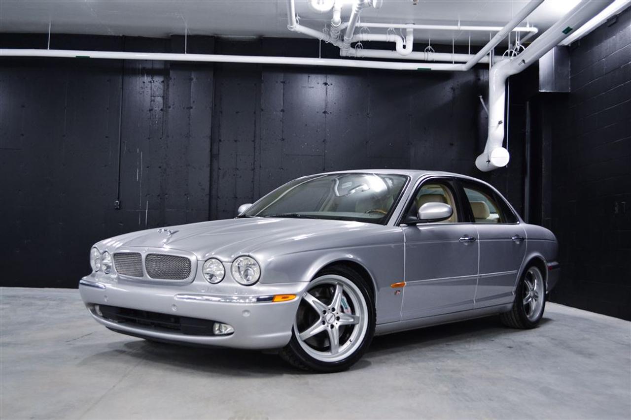 <a href=http://www.jaguarlaval.com/occasion/Jaguar-XJ-2005.html>http://www.jaguarlaval.com/occasion/Jaguar-XJ-2005.html</a>

SUPERCHARGED! Rare! Impécable! Un propriétaire Carproof, Garanties, Financement et Modalités de Paiements Sont Disponibles à taux compétitifs. Non-Accidented vehicle. One owner. CarProof, Warranties, Financing and Payment Terms are available at competitive rates.