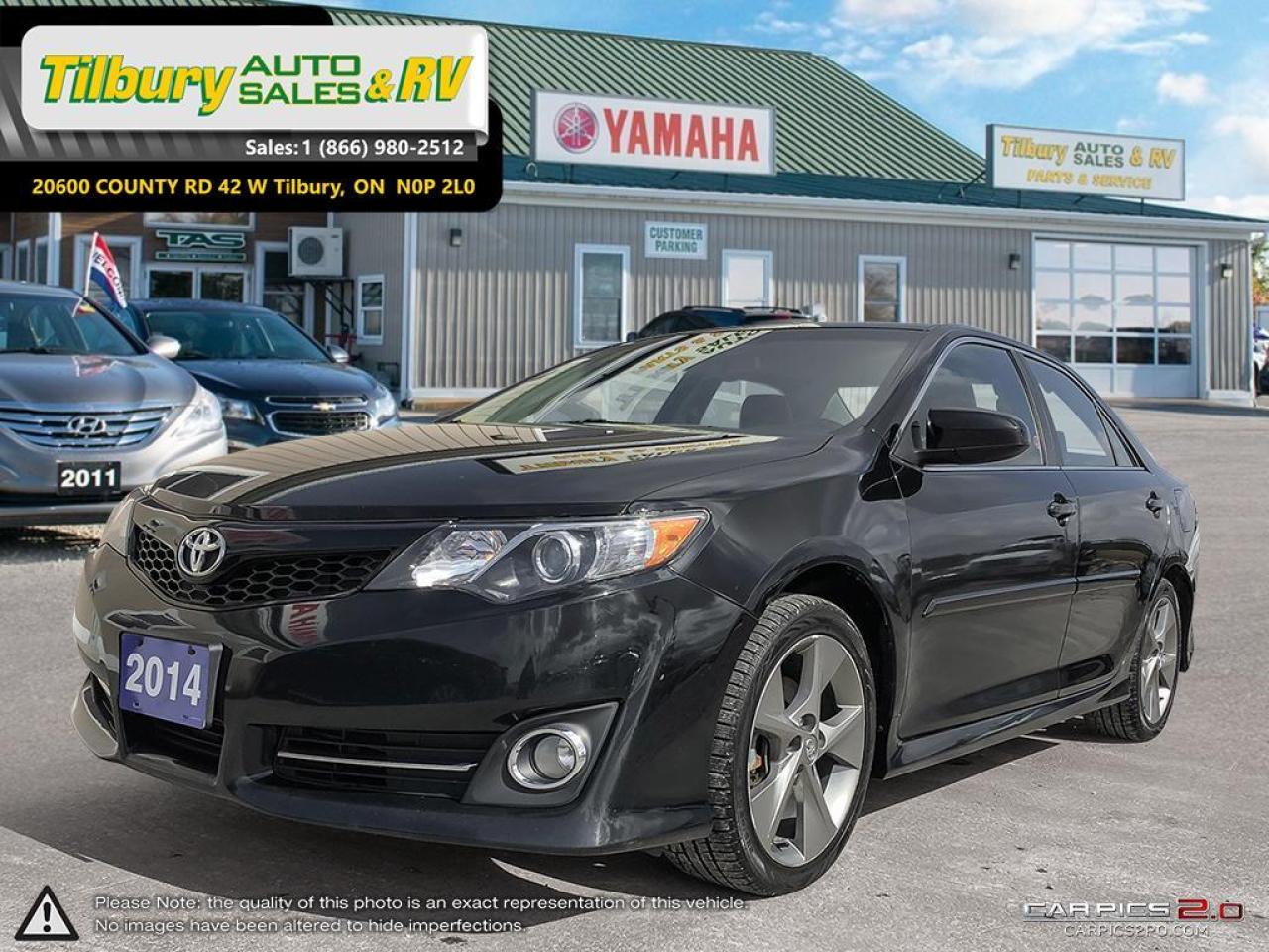 Used 2014 Toyota Camry SE. SUNROOF. TOUCH SCREEN. for sale in Burlington, ON