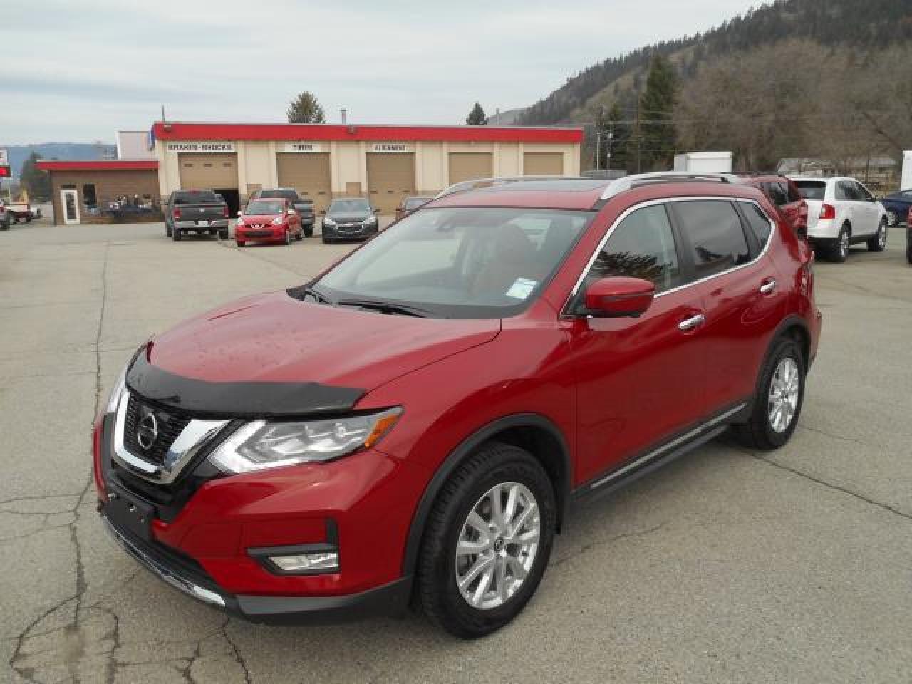 Used 2017 Nissan Rogue SL PLATNIUM AWD for sale in Grand Forks, BC
