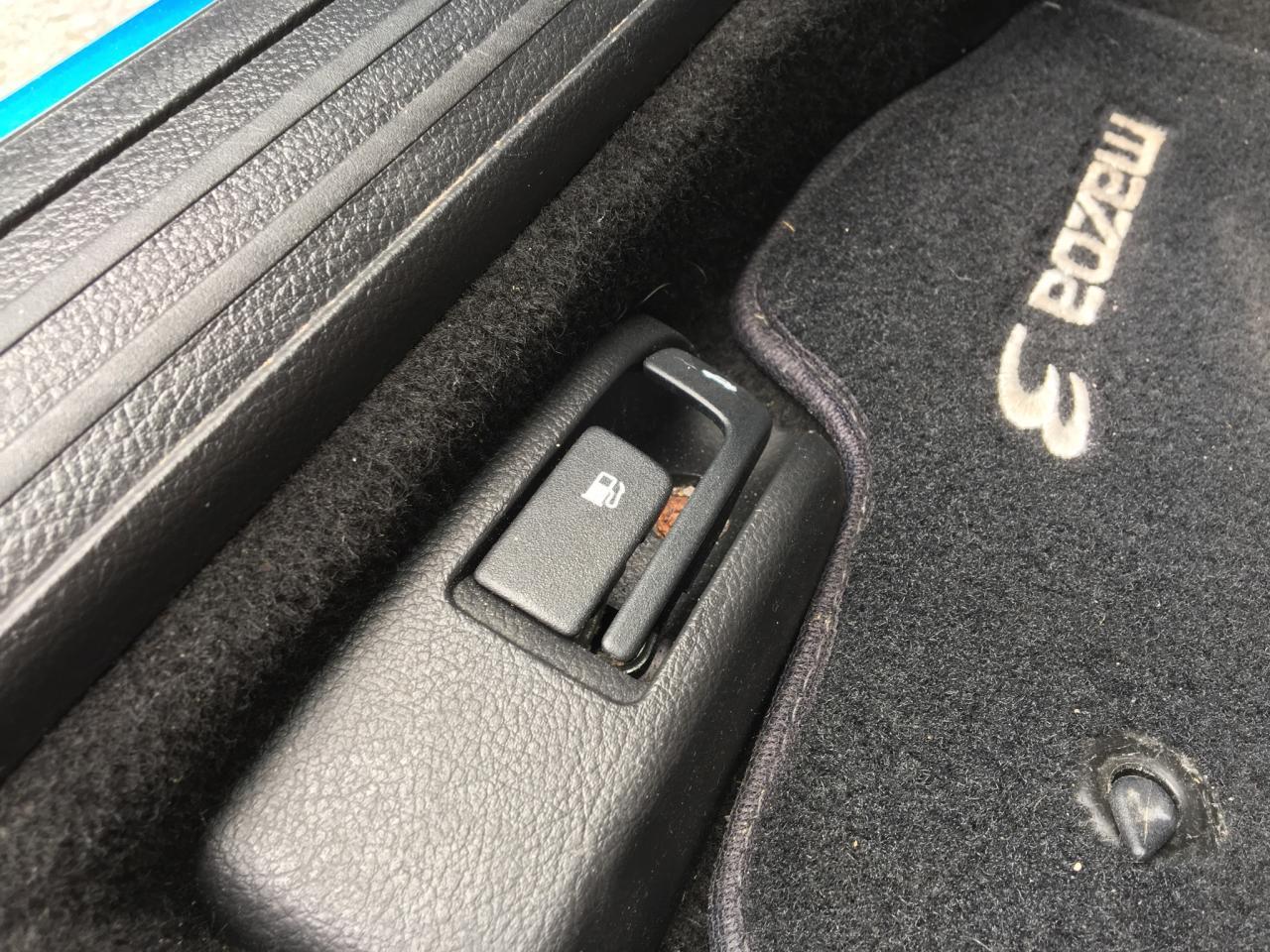 670100