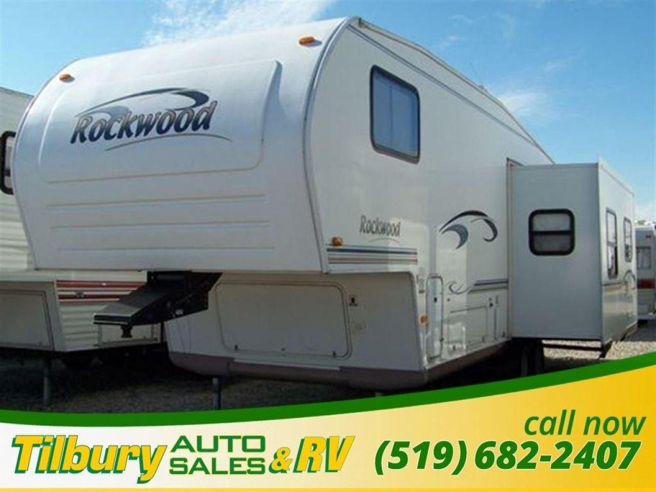 Used 2004 Forest River ROCKWOOD 8285 SS TRAVEL-TRAILER for sale in Tilbury, ON
