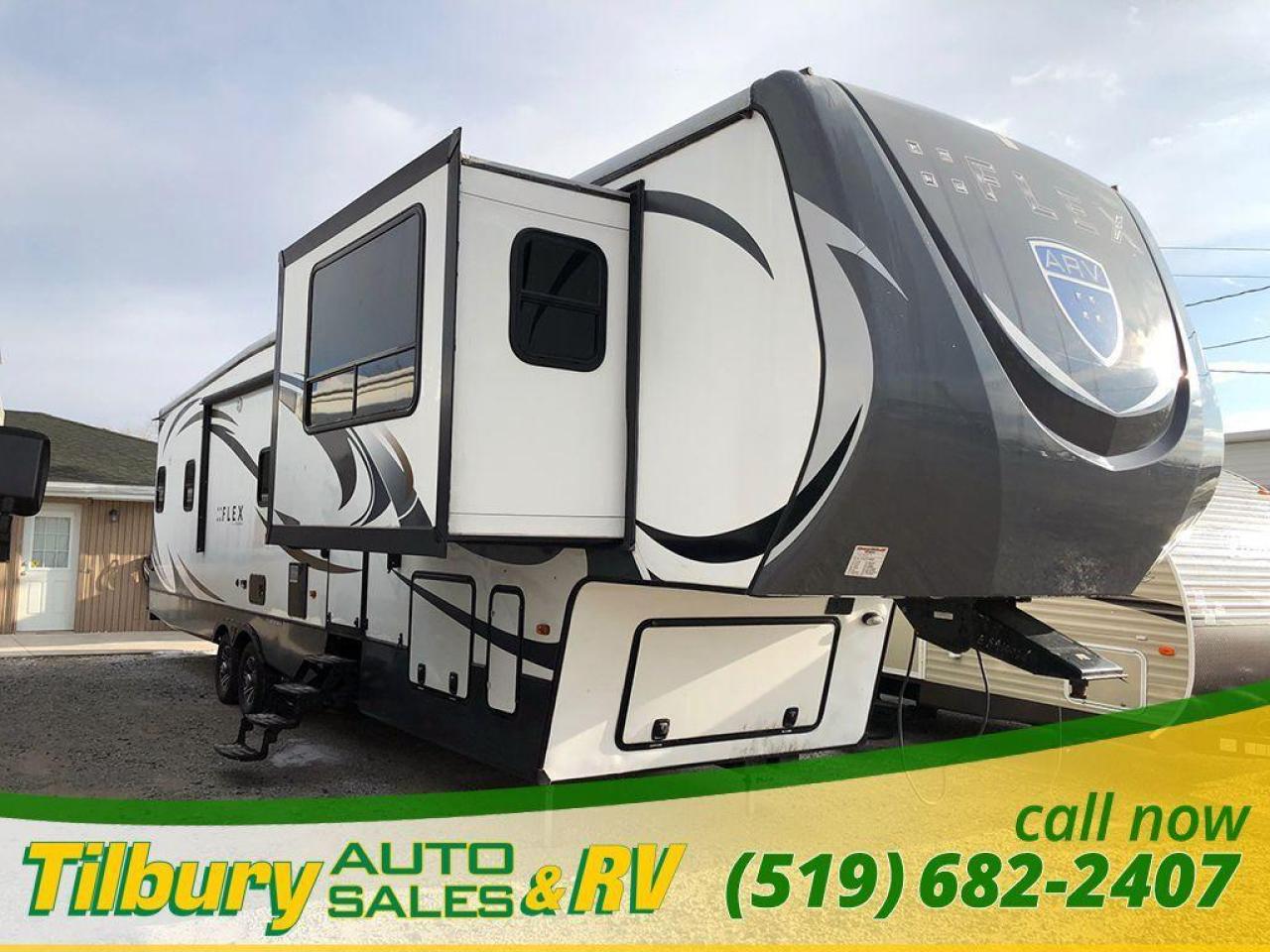 Used 2014 Augusta RV AF 39FL FIFTH-WHEEL for sale in Tilbury, ON