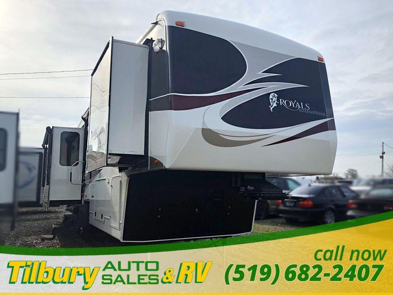 Used 2011 Carriage Resort Vehicles Royals International 36XTRM5 REAL WOOD. LUXURY. FIFTH-WHEEL for sale in Tilbury, ON