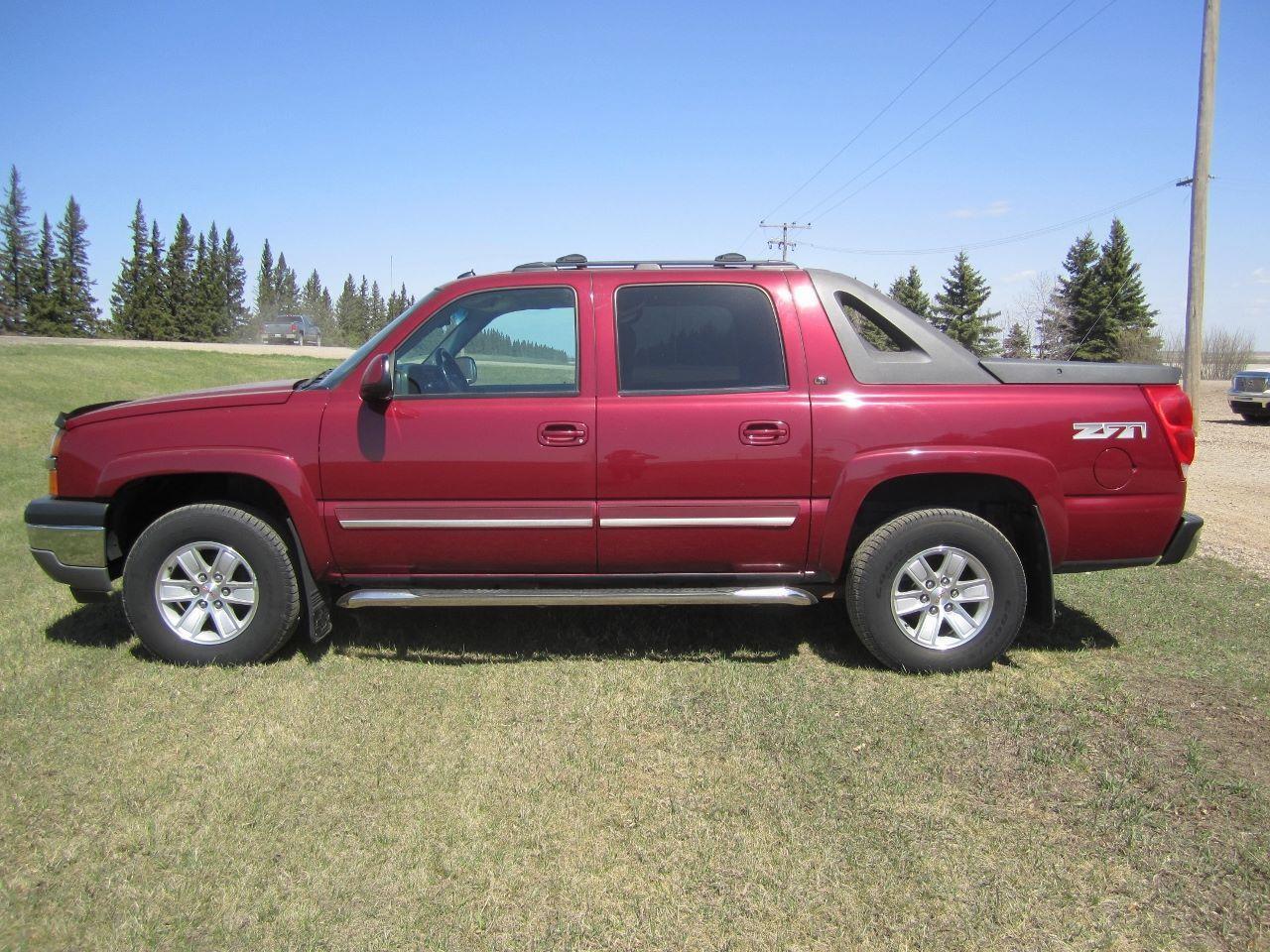 Used 2005 Chevrolet Avalanche LT for sale in New Westminster, BC