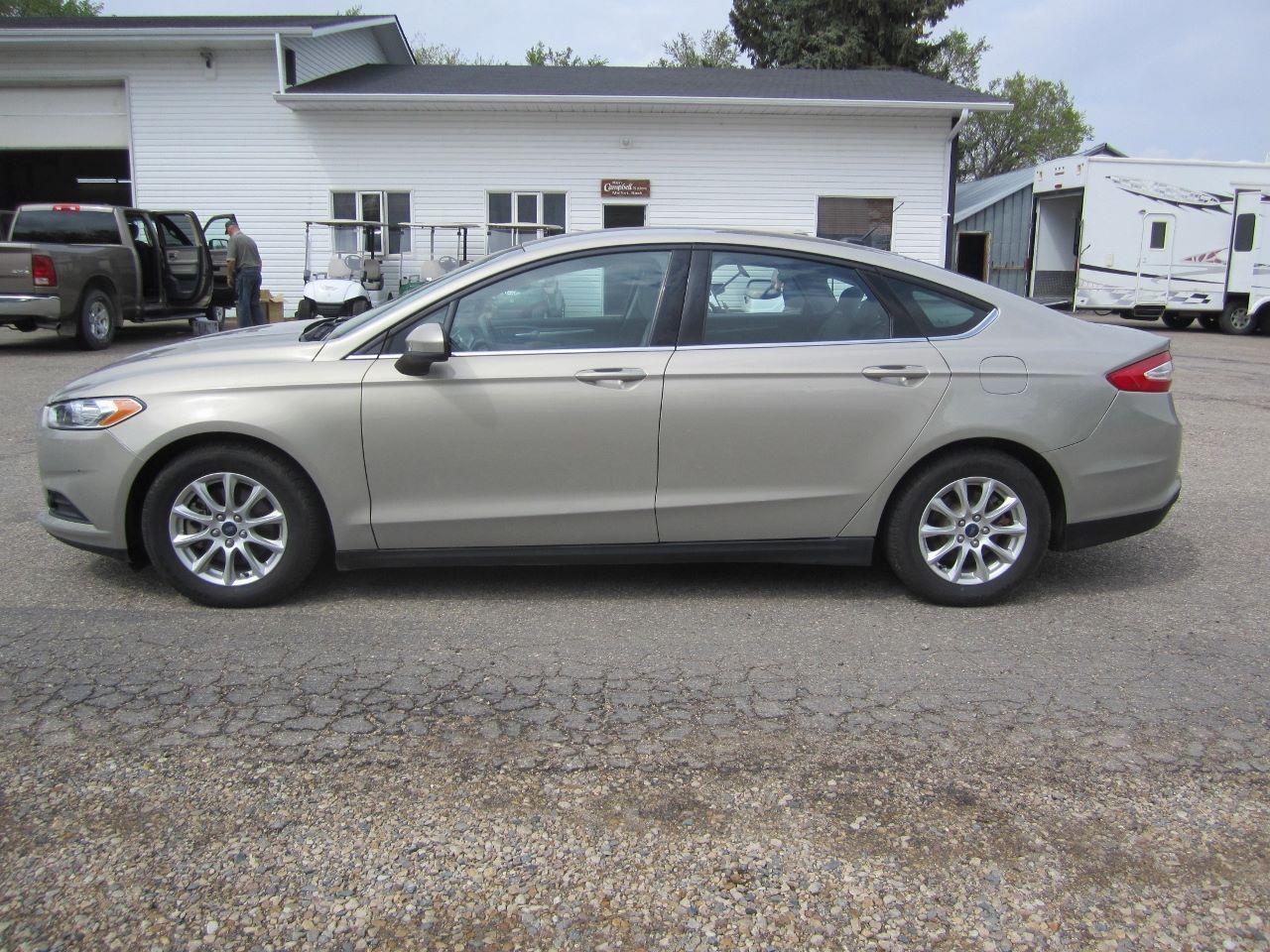 Used 2015 Ford Fusion S for sale in New Westminster, BC