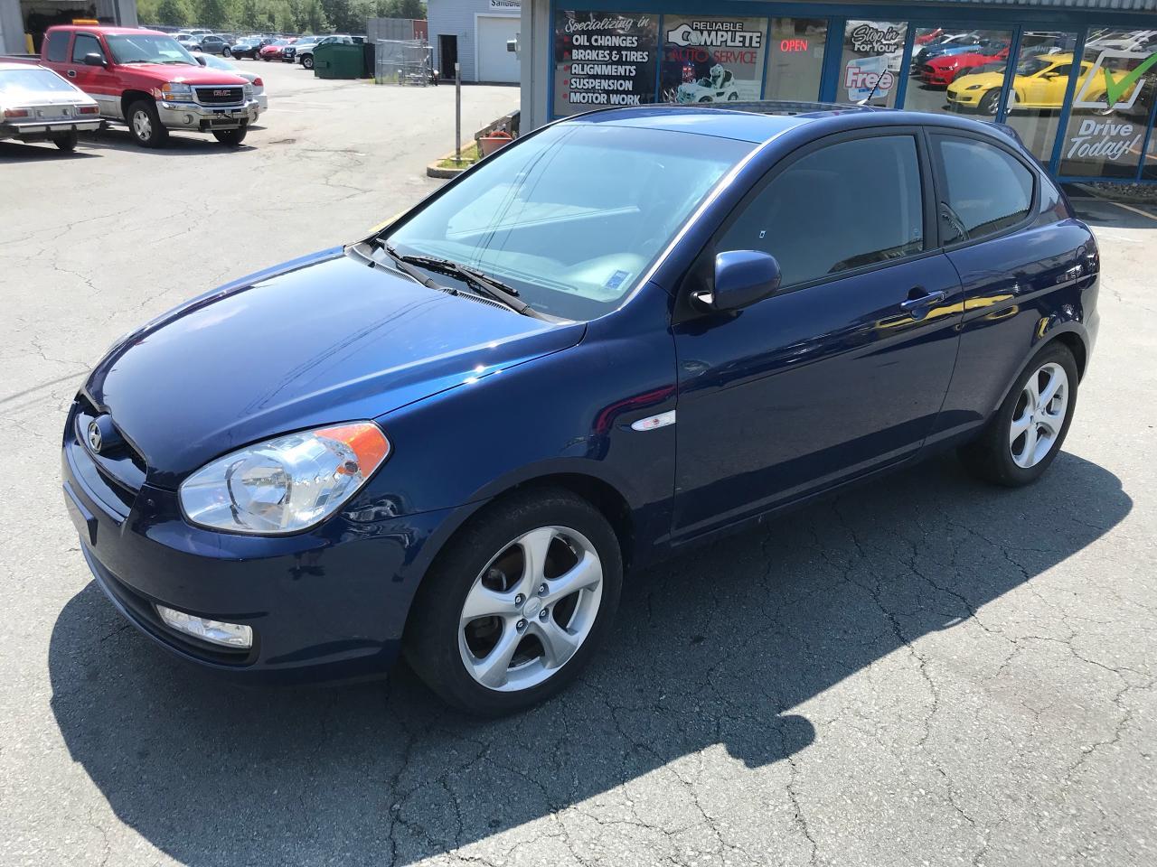Used 2011 Hyundai Accent L for sale in Lower Sackville, NS