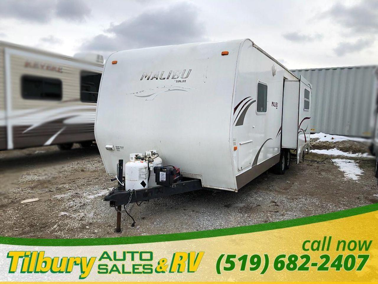 Used 2008 SKYLINE Malibu 2610. NEW FLOOR. CLEAN. TRAVEL-TRAILER for sale in Tilbury, ON