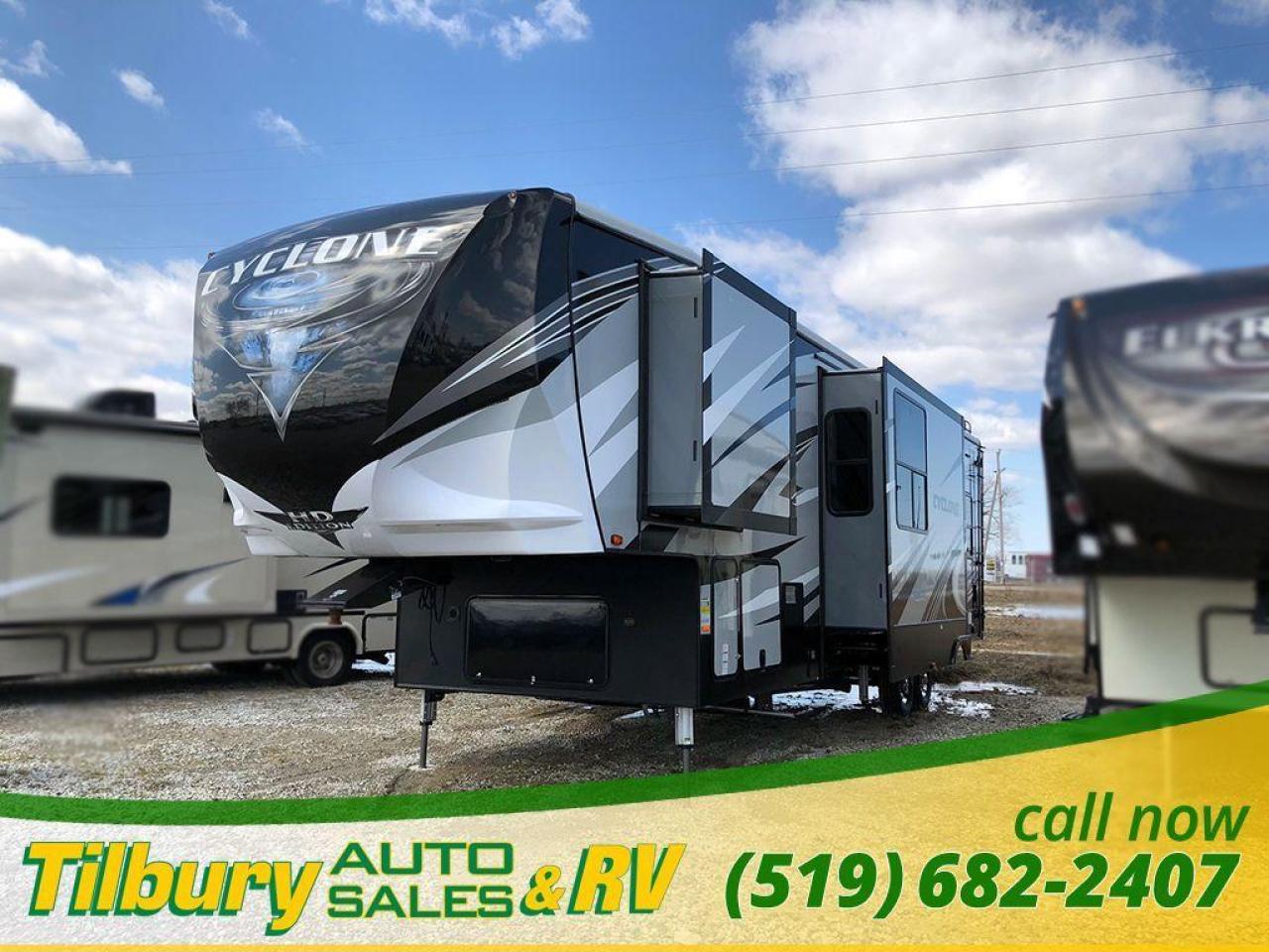 New 2018 HEARTLAND CYCLONE 3600 HD. TOY-HAULER FIFTH-WHEEL for sale in Tilbury, ON