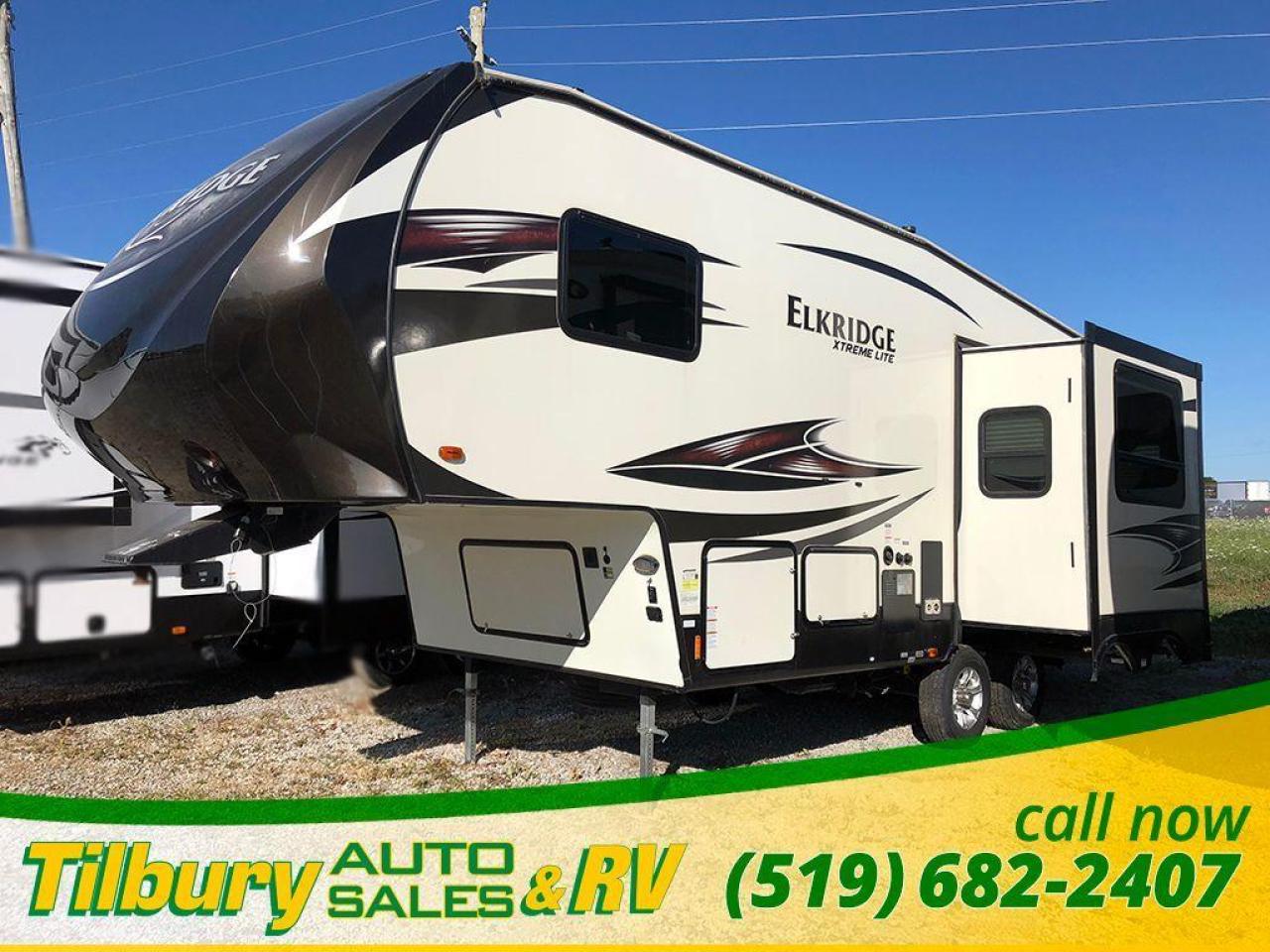 New 2017 HEARTLAND Elkridge Xtreme Light E255 DINETTE. PULLOUT COUCH. FIFTH-WHEEL for sale in Tilbury, ON