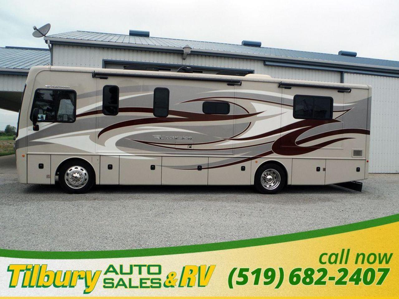 Used 2014 FLEETWOOD Excursion 33D HUGE REDUCTION! LAUNDRY for sale in Tilbury, ON