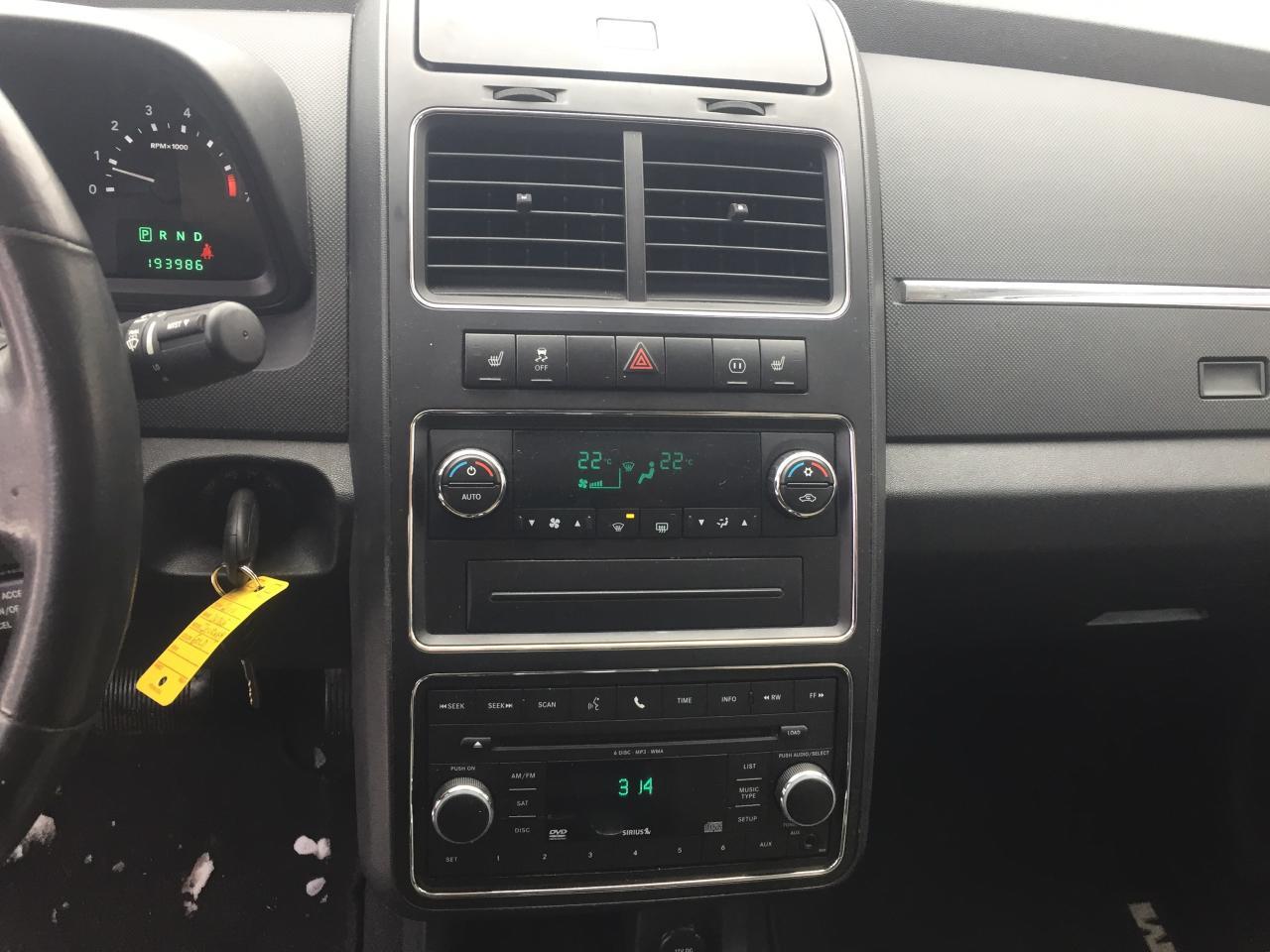 671033
